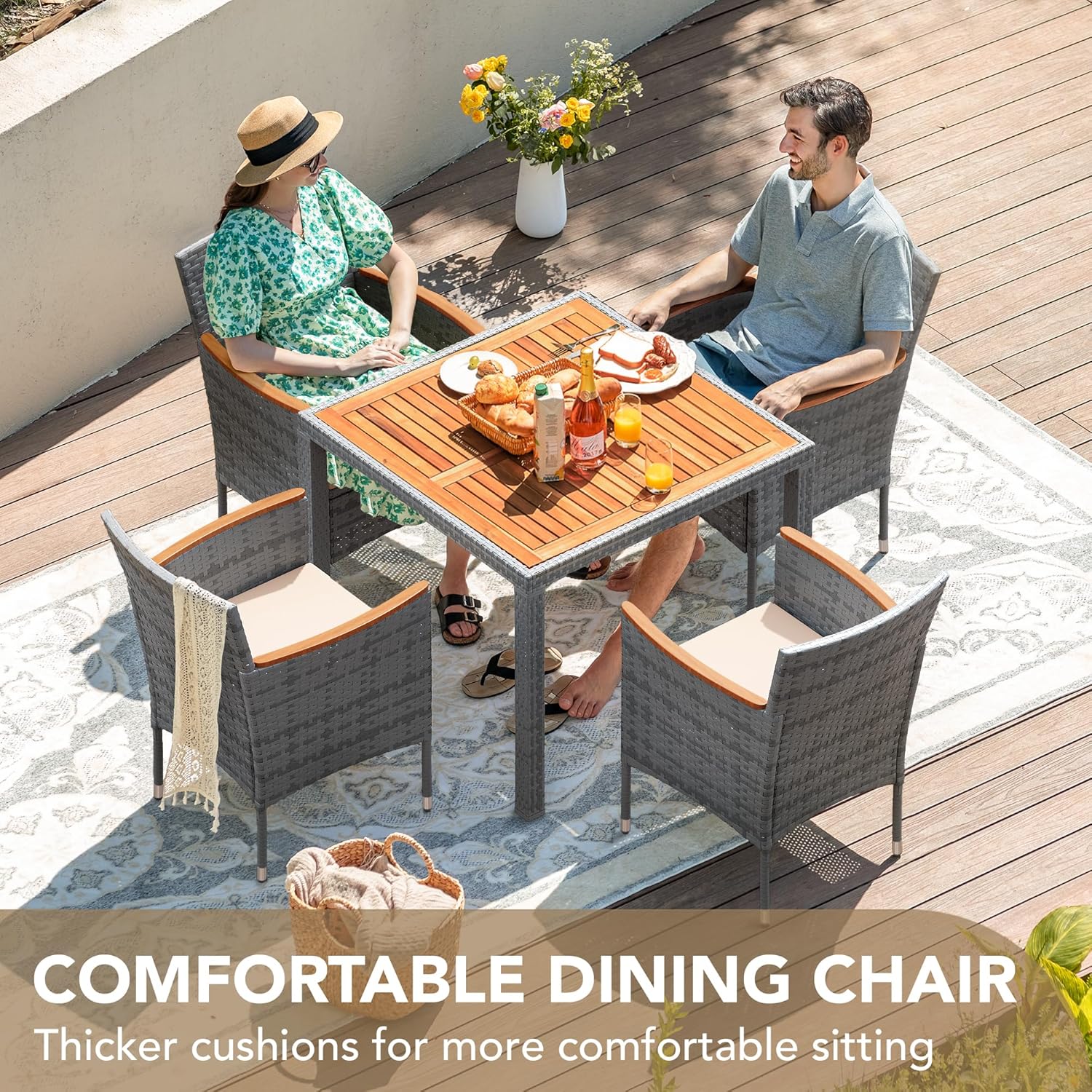 Devoko Juego de 5 muebles, conversación de patio con parte superior de madera de acacia, mesa de comedor al aire libre de ratán y sillas para patio