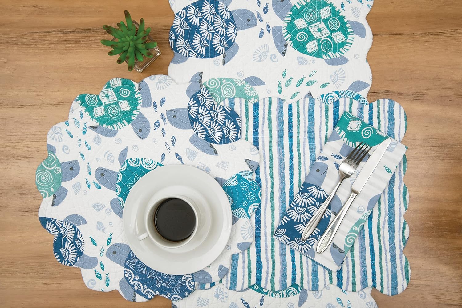 C&F Home Turtle Bay – Juego de 6 manteles individuales rectangulares acolchados y reversibles, color blanco, azul, verde azulado, playa, costero,