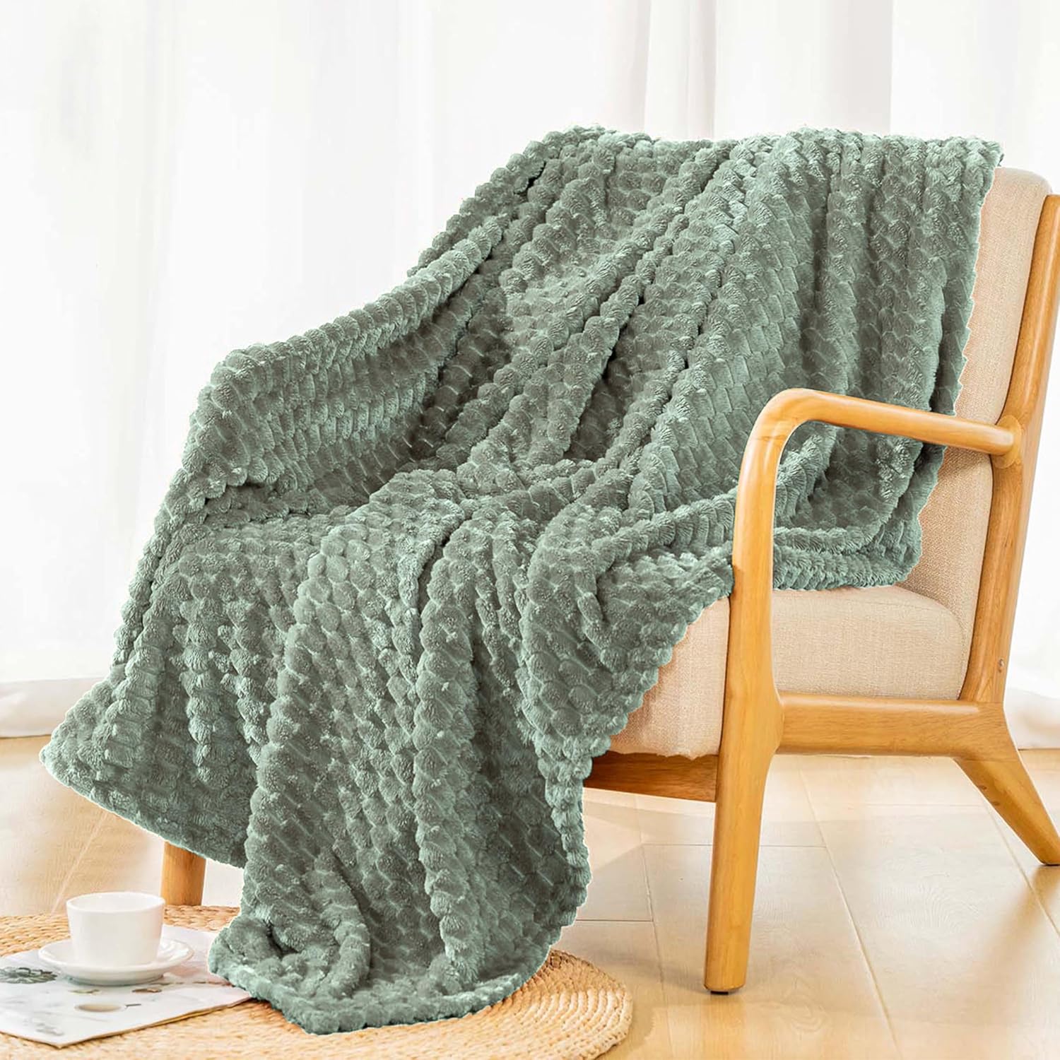 BNuitland Manta de franela verde salvia (50 x 70 pulgadas), forro polar de 300 GSM, acogedora, cálida, suave, decoración del hogar, manta ligera