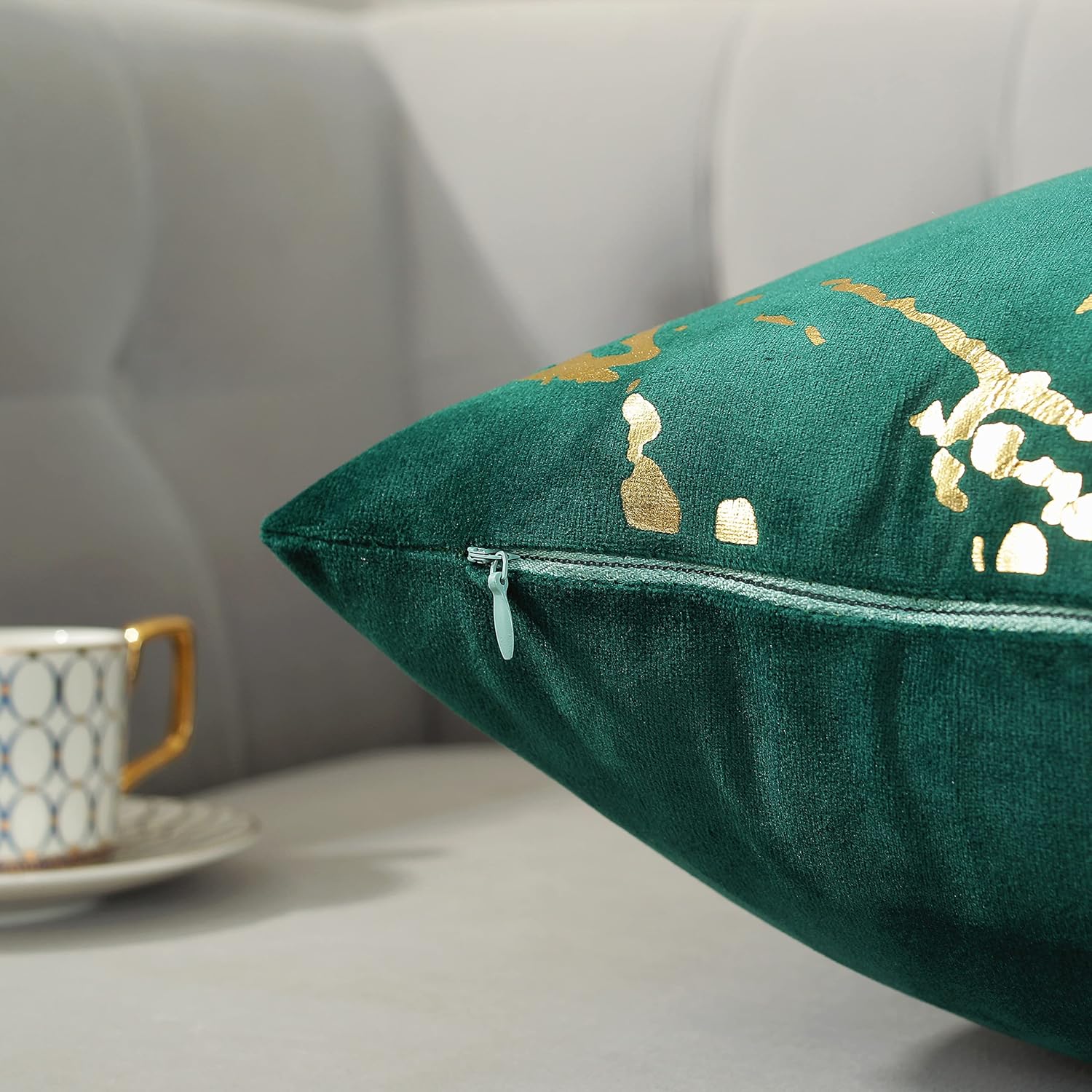 Juego de 2 fundas de cojín suaves de terciopelo con estampado geométrico de mármol y líneas de bronce geométrico para sofá, cama, decoración del