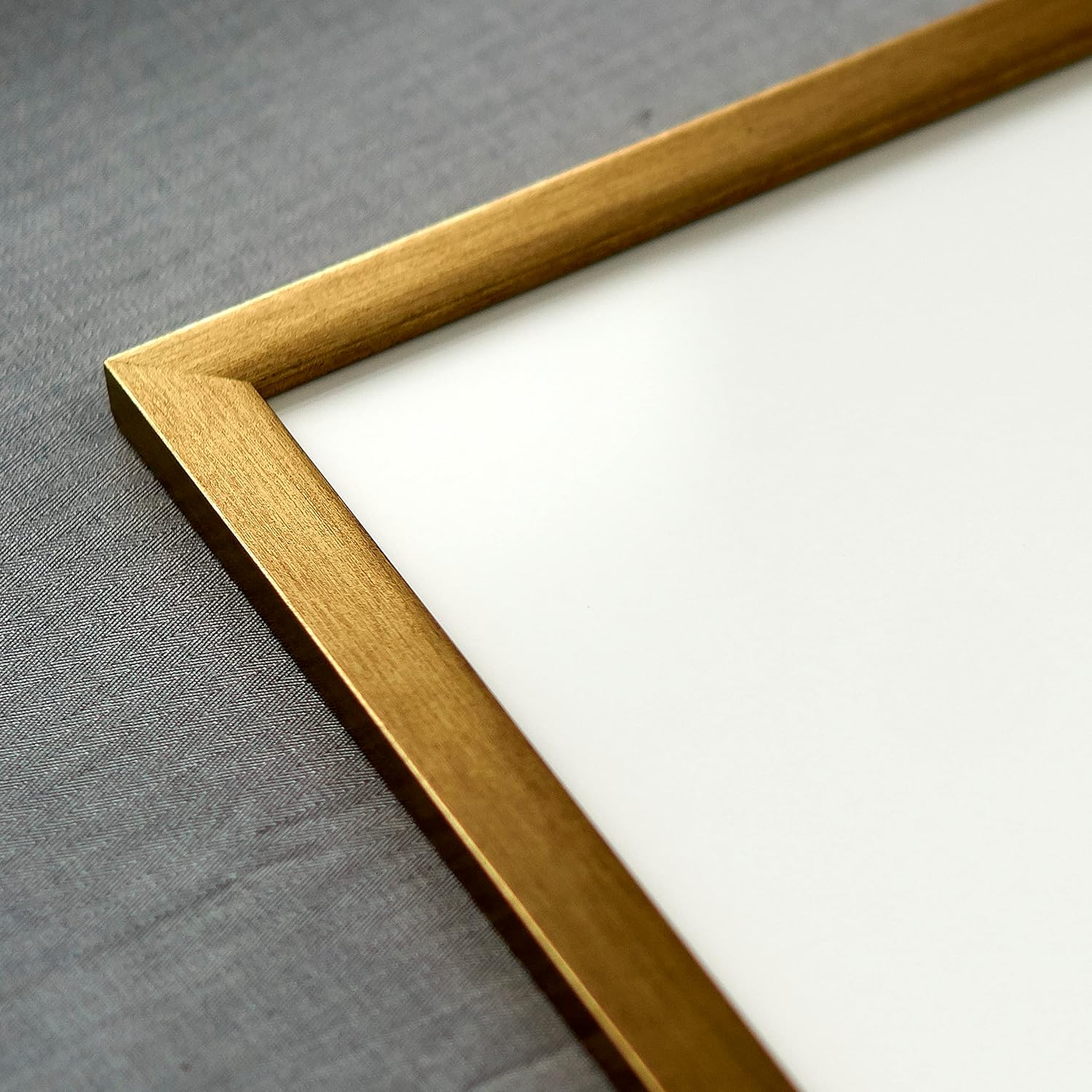 Marco para certificado minimalista de bronce dorado de 5.5 x 8.5 pulgadas, marco de fotos de madera maciza, incluye acrílico UV, respaldo de tablero