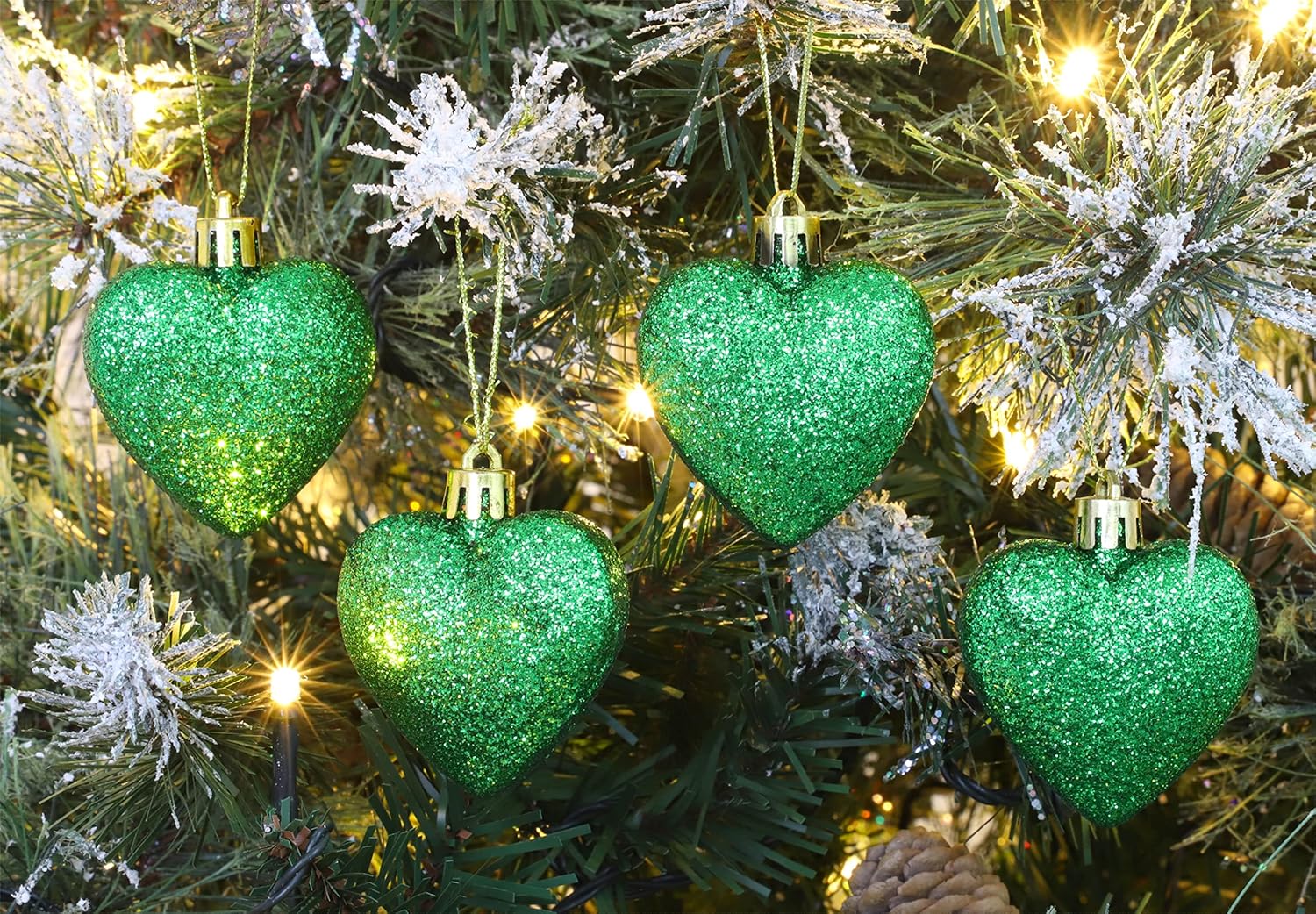 Christmas Concepts 16 bolas de árbol de Navidad con forma de corazón verde esmeralda con purpurina de 2.362 in