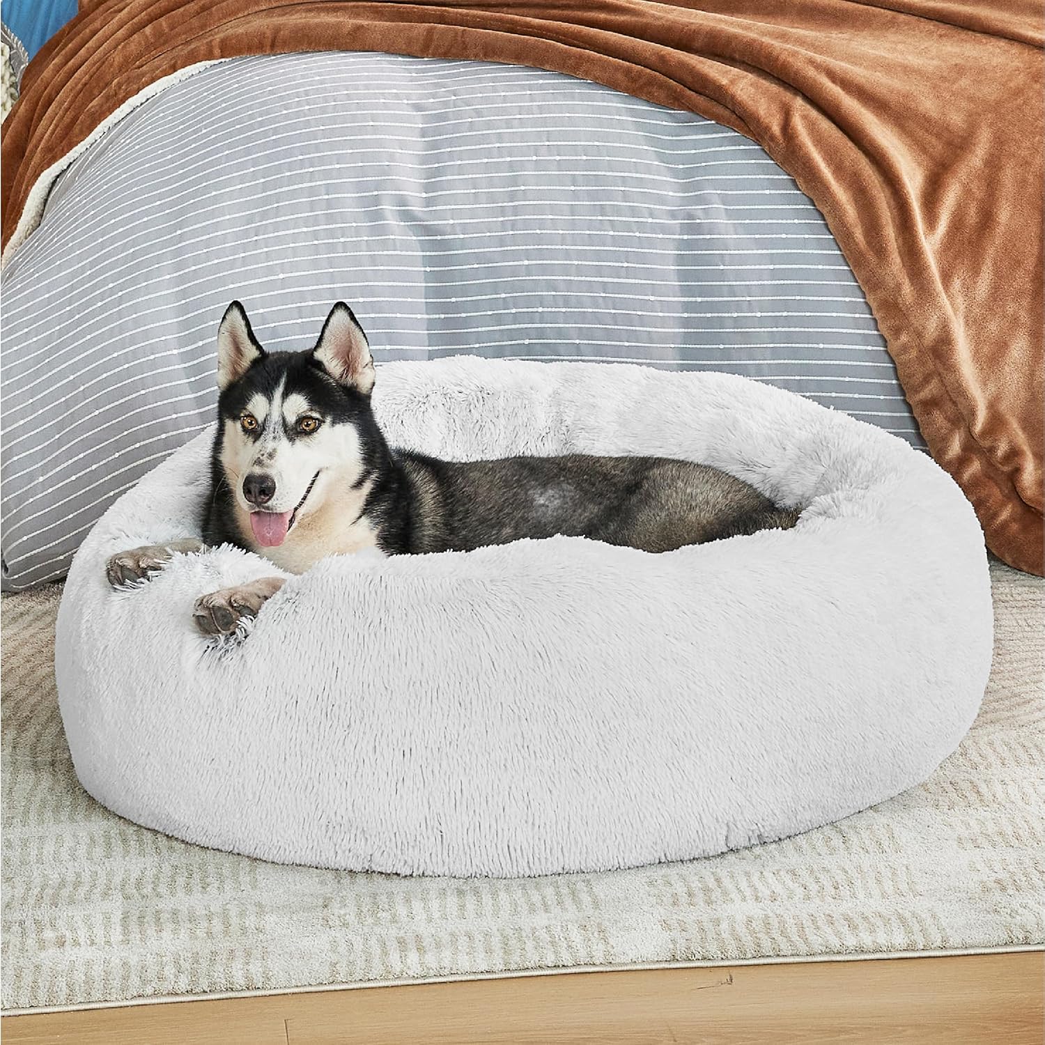 Bedsure Cama calmante para perros grandes  Cama grande lavable en forma de dona, 36 pulgadas, antiansiedad, redonda y esponjosa, de pelo sintético,