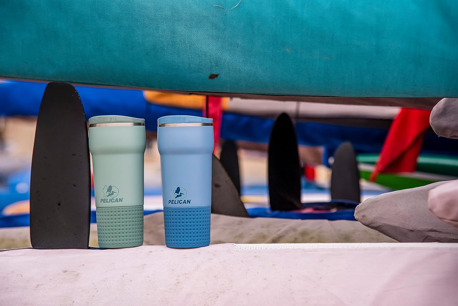 Pelican Hydration Pelican Cascade – Vaso aislado al vacío de 22 onzas, acero inoxidable reciclado de doble pared de viaje con doble tapa, taza de