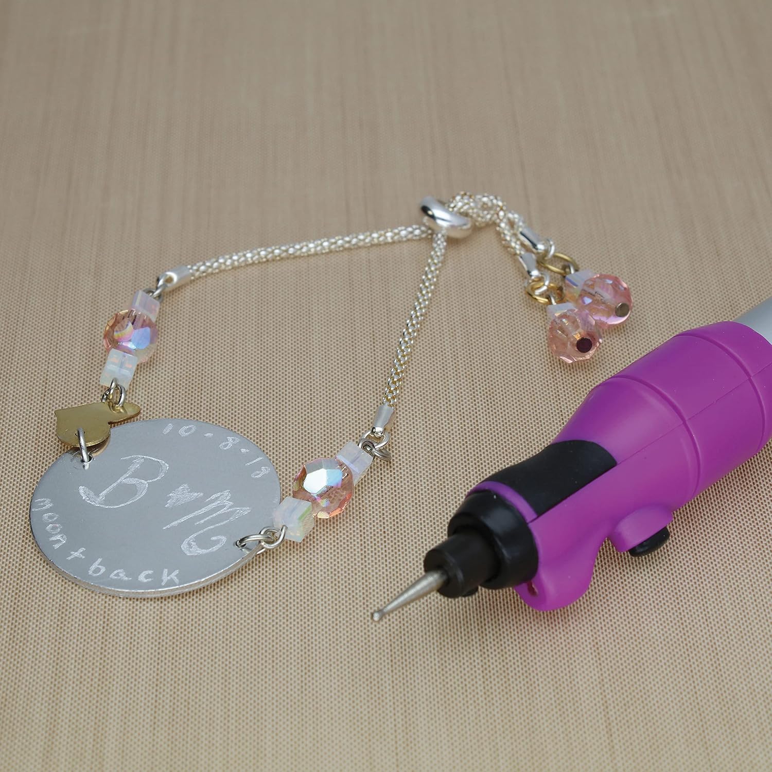 The Beadsmith Juego de grabador  Micro grabador a batería con foco y 2 puntas redondas de diamante  10 puntas de diamante  Ideal para grabar en