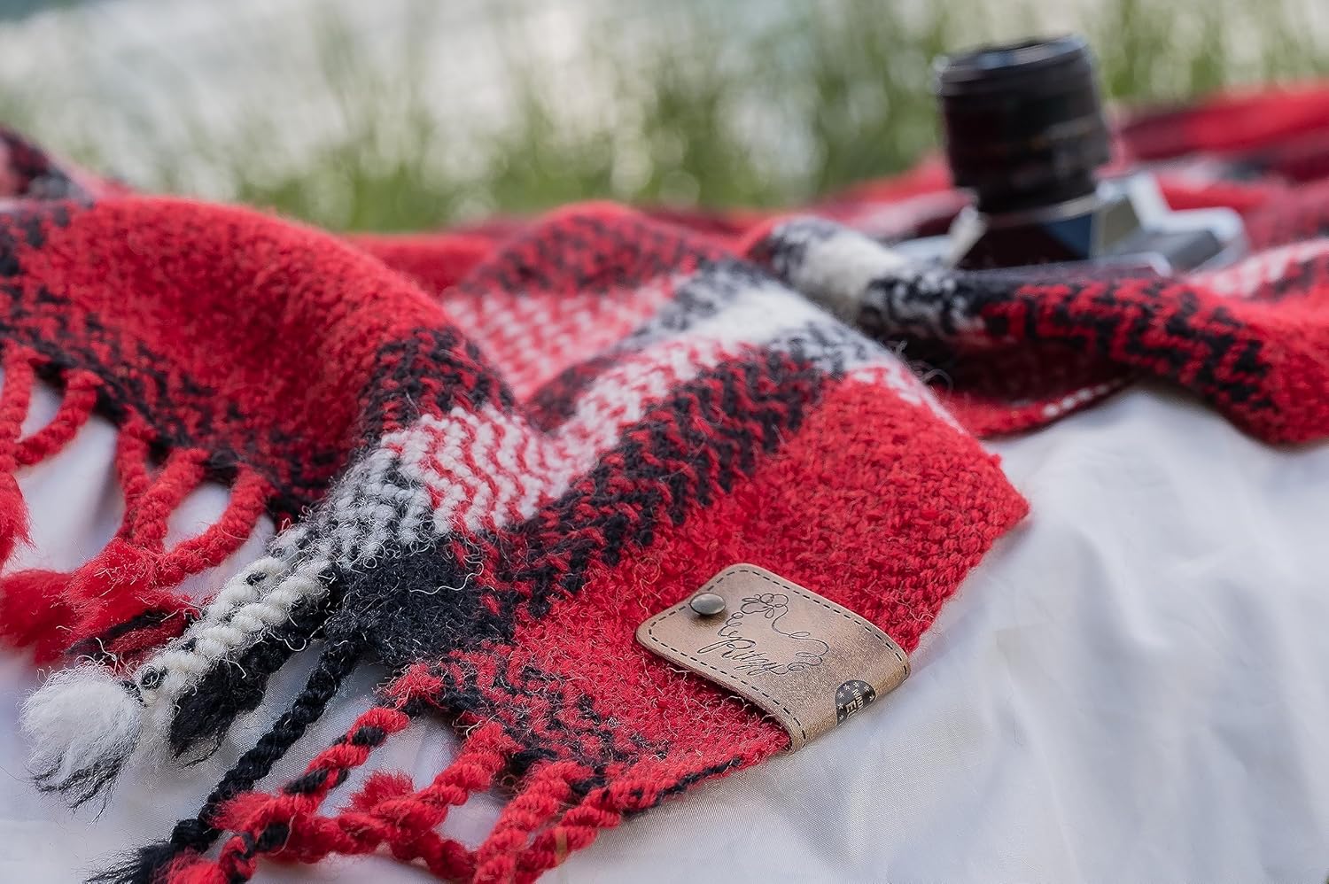 Ritzy Manta de lana a cuadros con flecos, cálida y gruesa, 4 libras, 540 GSM, lavable a máquina, multicolor, rojo y negro