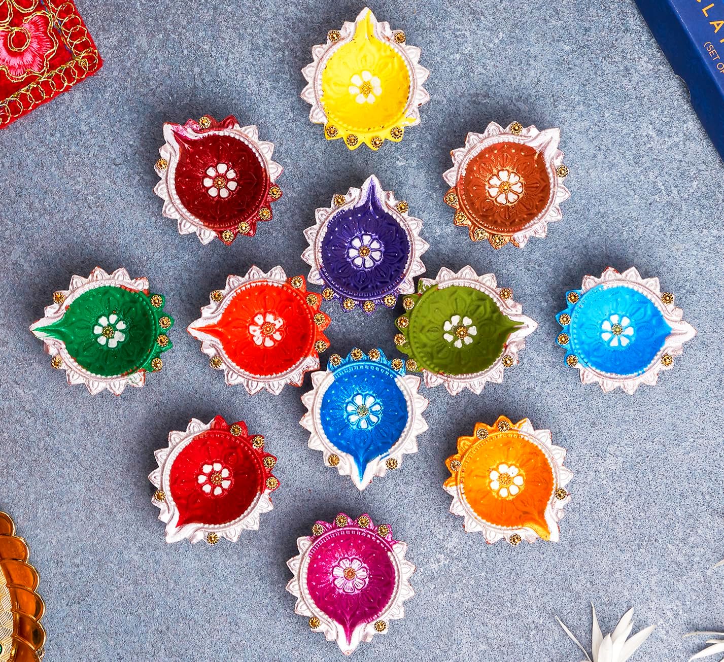 IndoTribe 12 piezas Diwali Diyas para decoración Diwali Decoraciones para el hogar Diwali luces Diwali Decoración Diwali Diya Diwali Vela Diwali