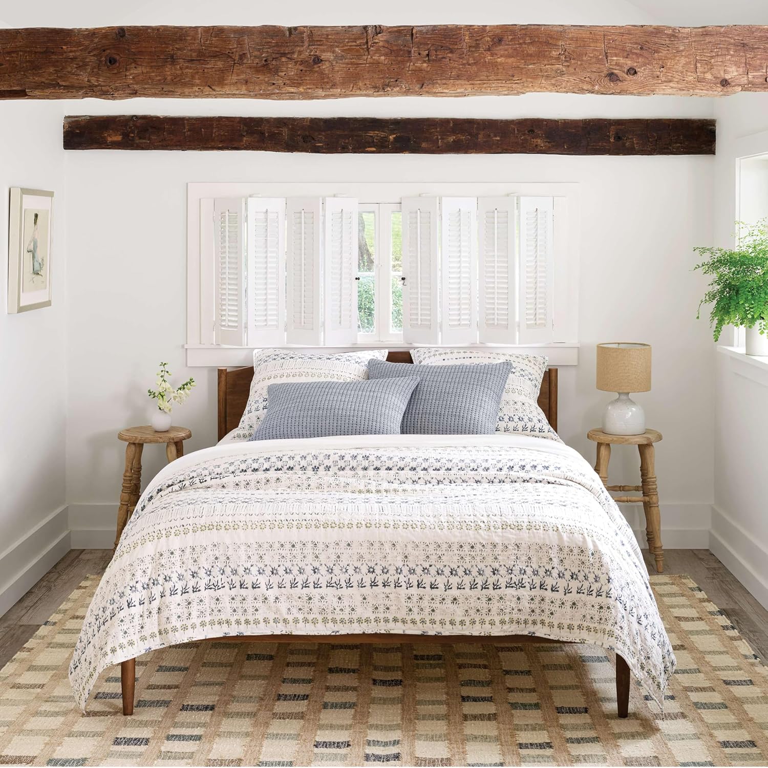 Pine Cone Hill Hawthorn – Funda de almohada neutra, tamaño europeo, patrón floral marfilgris