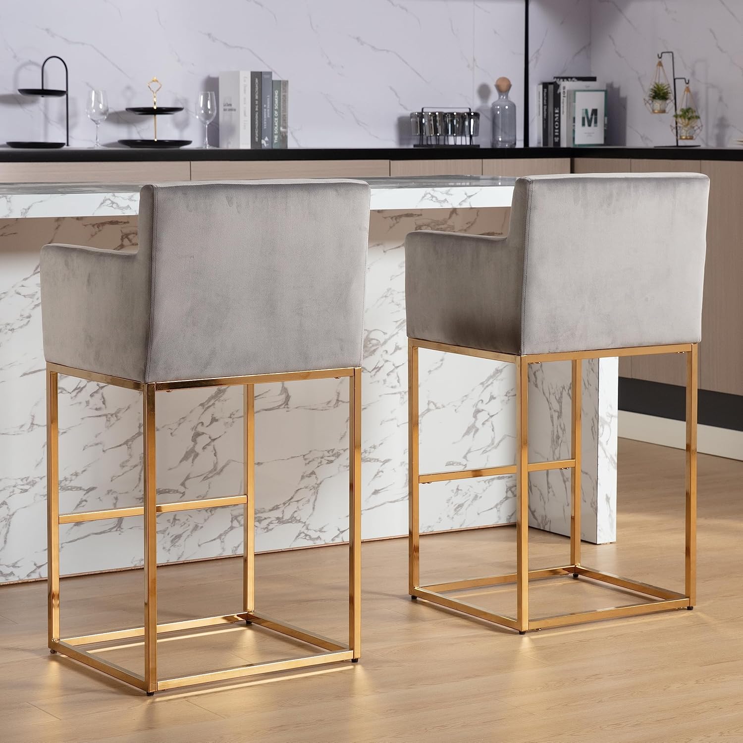 Juego de 2 taburetes de bar tapizados de tela de terciopelo con respaldo y brazos, sillas de bar de metal, taburetes de cocina para isla, bar en