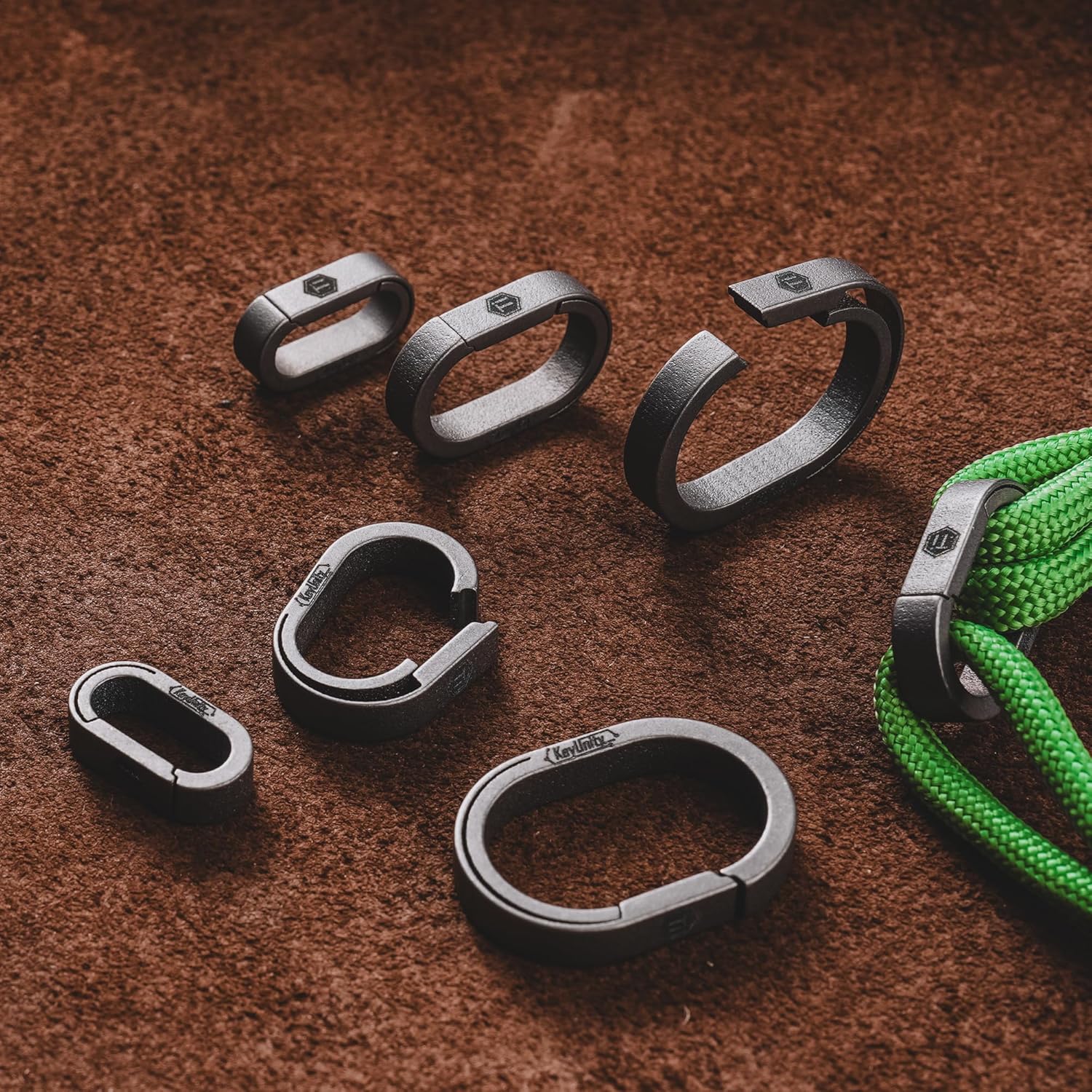 KeyUnity Mini Split Key Ring Quick Release Key Organizer, Titanium Carabiner Keychain Liner for Connecting Home Car Keys