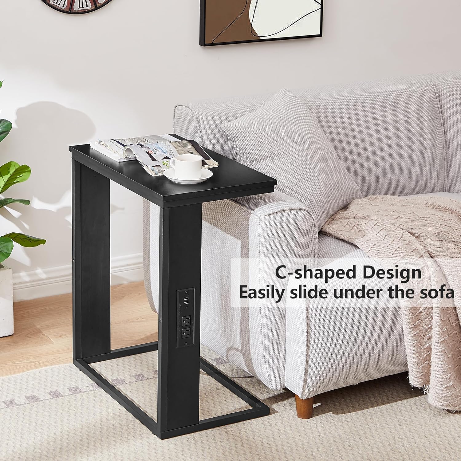 Vagusicc Mesa auxiliar en forma de C con estación de carga, mesa auxiliar pequeña para sofá con salidas y puertos USB para sala de estar,