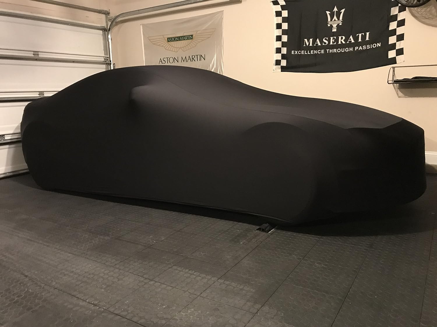 CarCovers Funda para camioneta de interior compatible con Mercedes-Benz 2016-2018 Metris  Material de satén negro ultra suave para interiores que