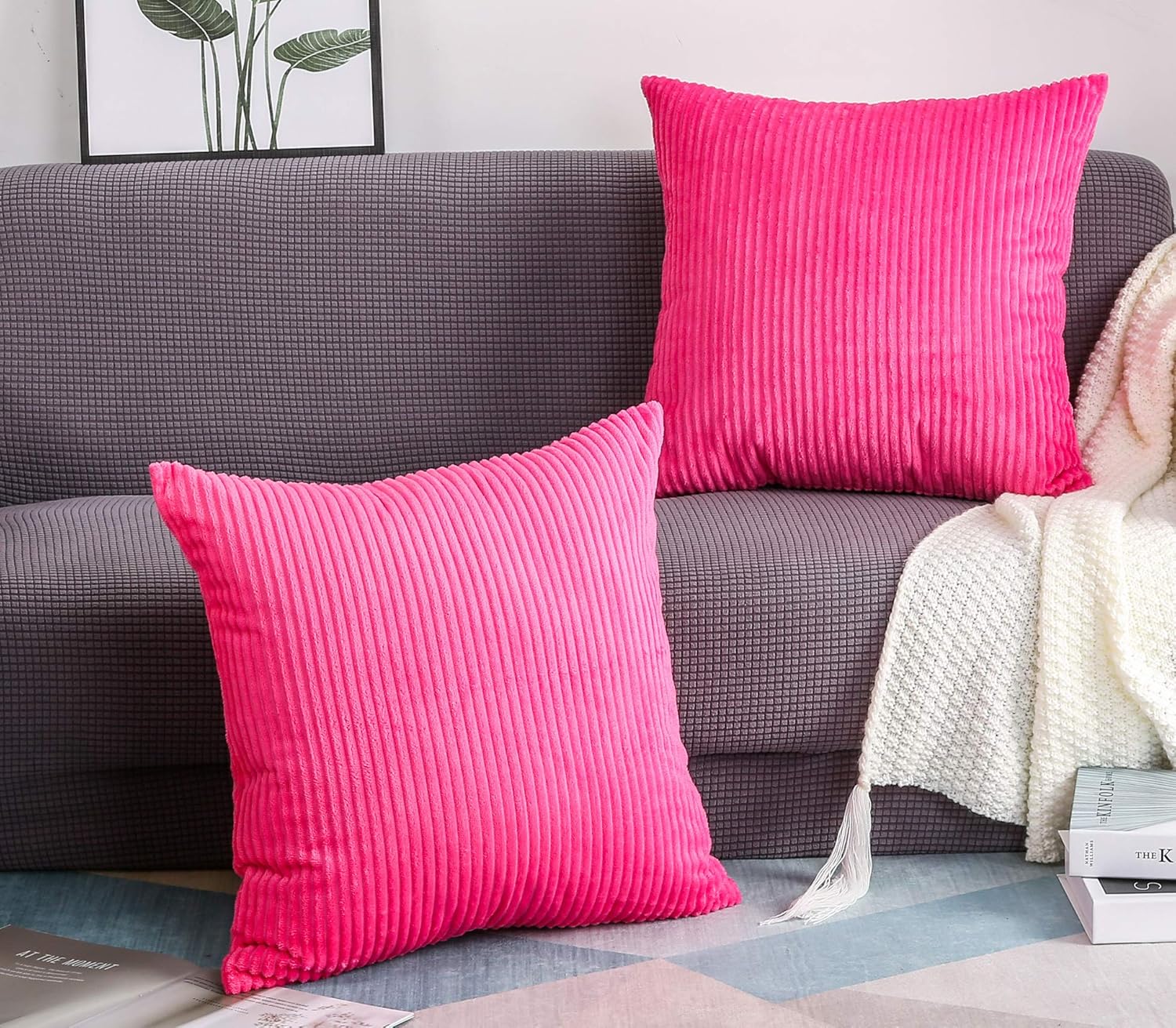 TangDepot, Juego de 2 fundas de almohada decorativas de pana a rayas de terciopelo sólido a rayas (18 x 18 pulgadas, 2 piezas, A75 rosa intenso)