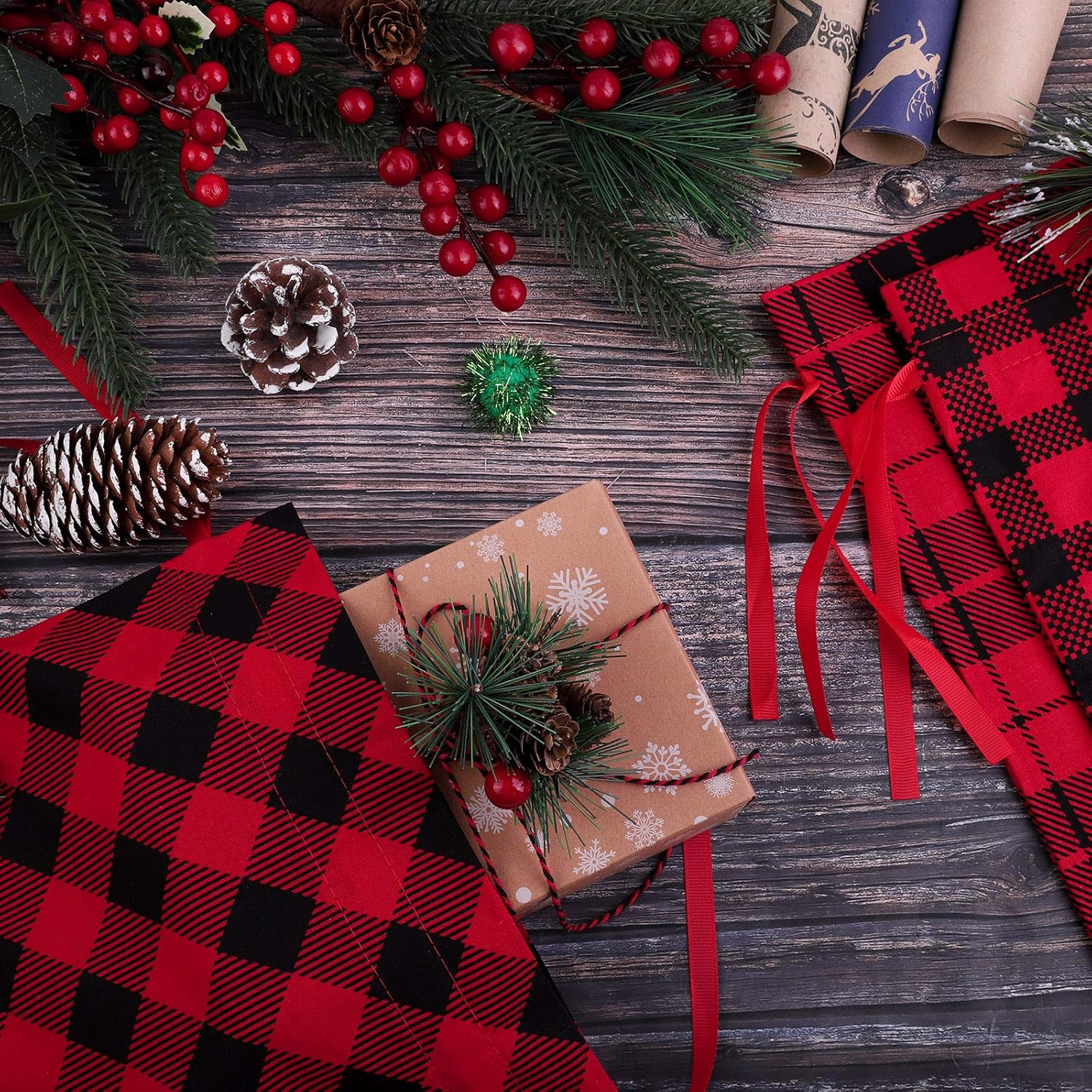 Aneco 10 mini bolsas a cuadros de búfalo de 11.8 x 9.8 pulgadas, bolsa con cordón, bolsa de regalo de Navidad, bolsas de Navidad de algodón para