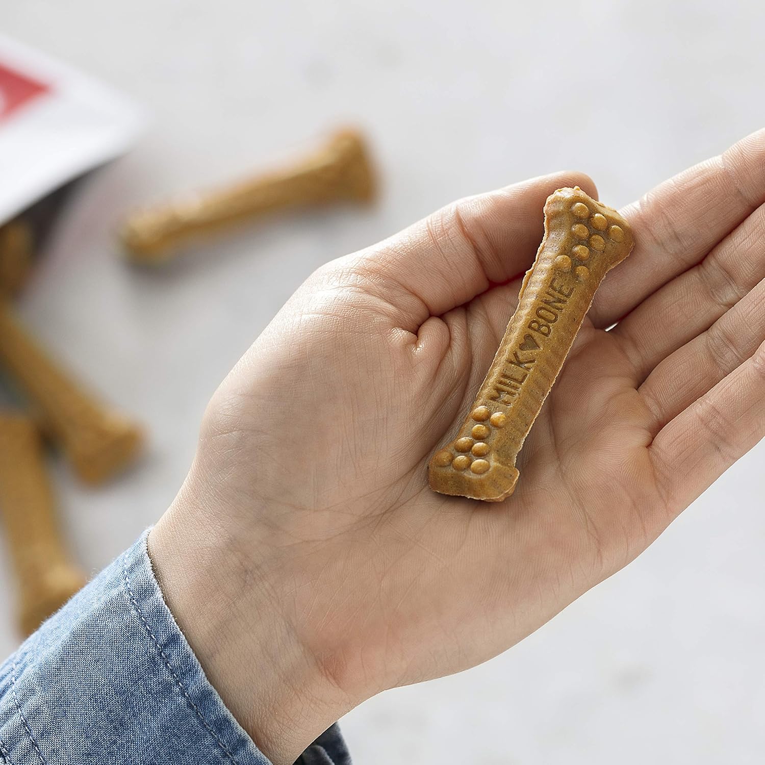 Milk-Bone Brushing Chews – Golosinas dentales diarias para perros, mini, 65 unidades