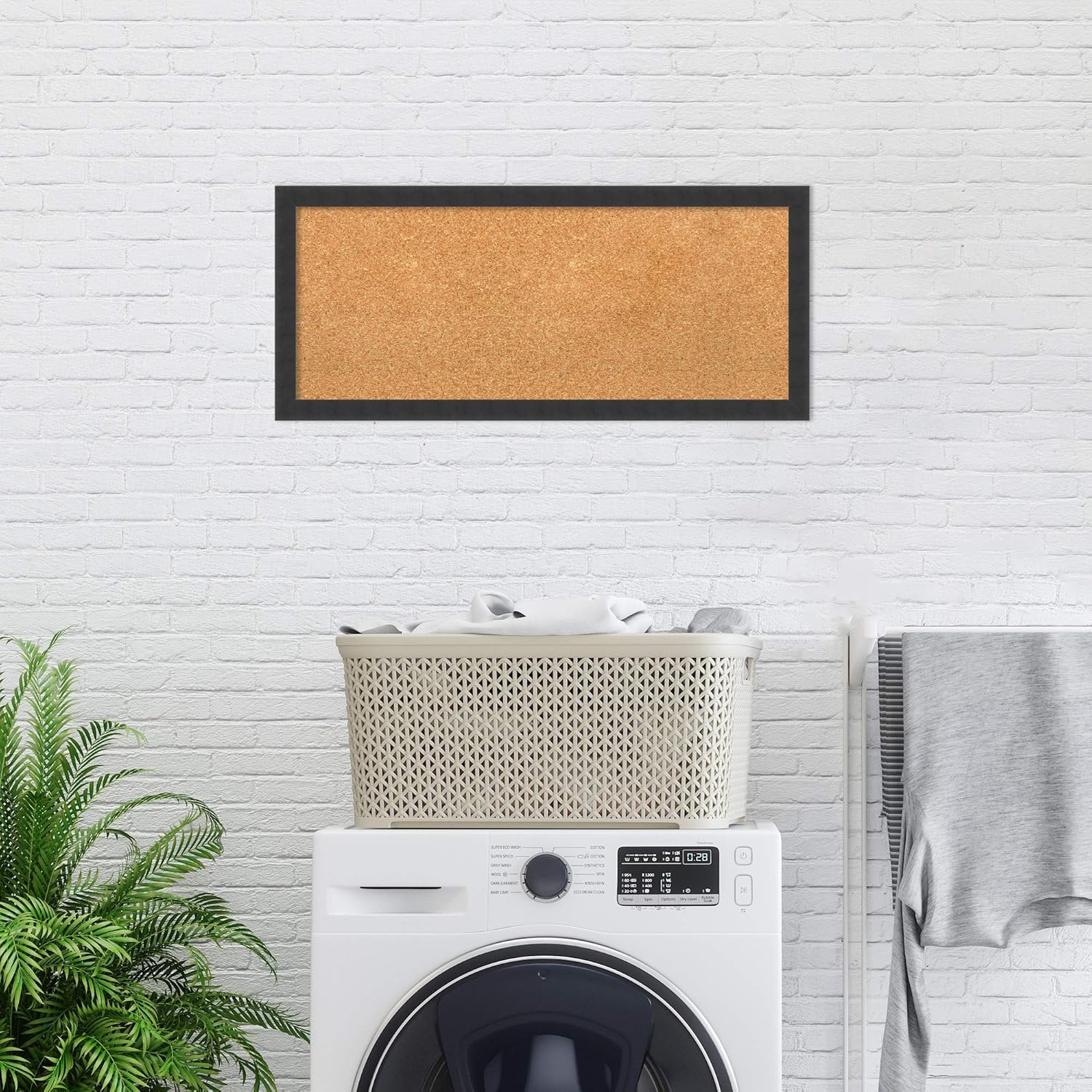 Amanti Art Tablero de corcho natural para pared (32 x 14) con marco de madera negra y negra, tablero de corcho mediano para oficina, tablero de