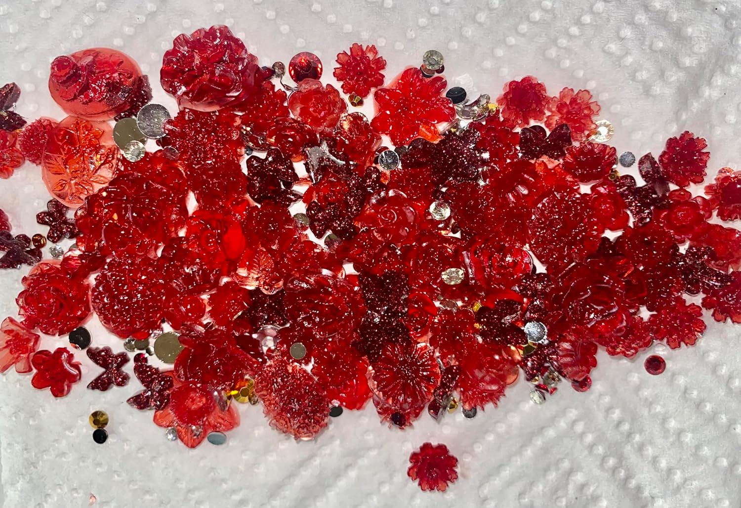 Abalorios acrílicos surtidos de flores, múltiples formas, flores, mariposa, lazo, 3D, dijes de uñas huecas, perlas huecas (rojo)