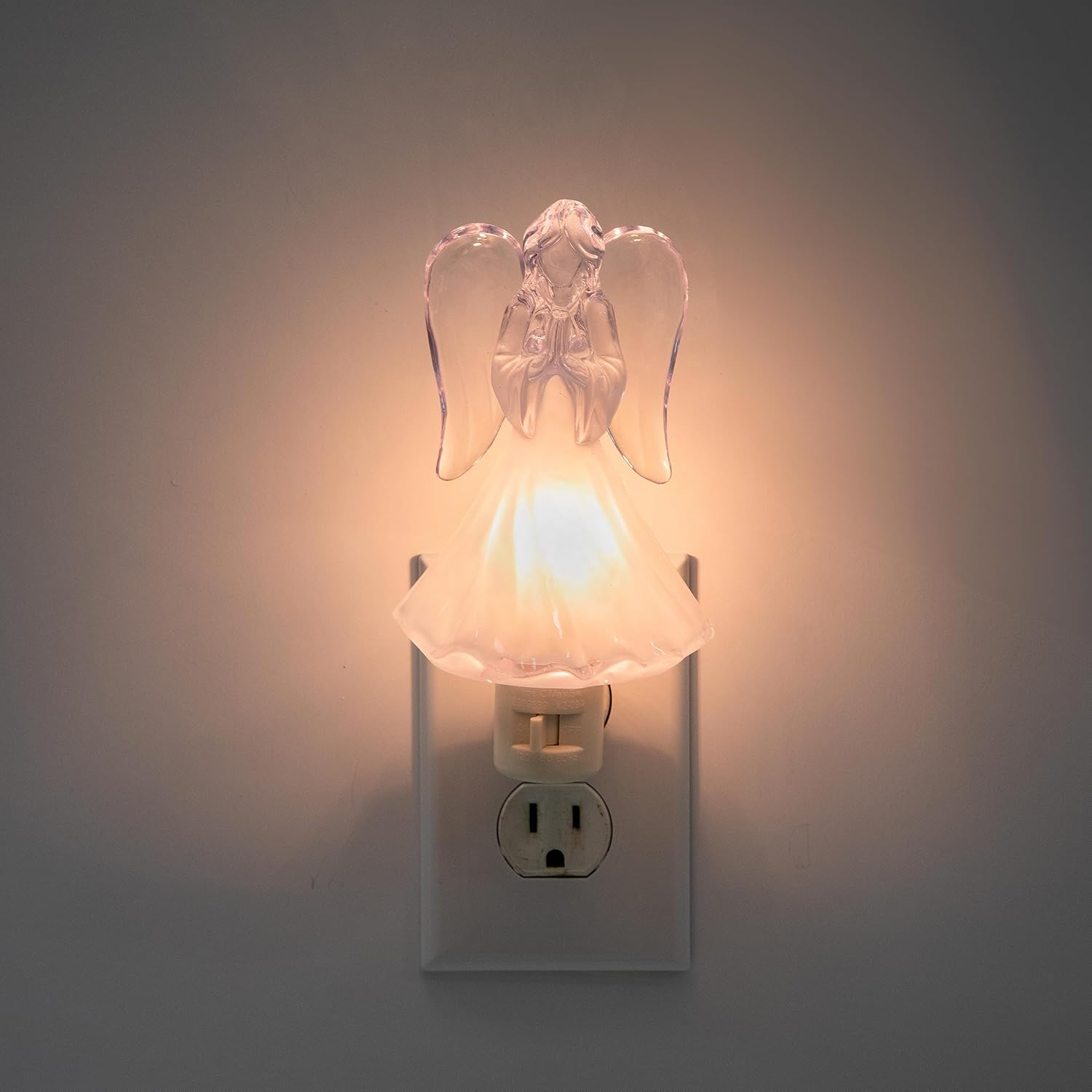 Creative Hobbies Luz nocturna Heavenly Glow Angel – Incluye 5 W C7 y enchufe giratorio con interruptor de encendidoapagado