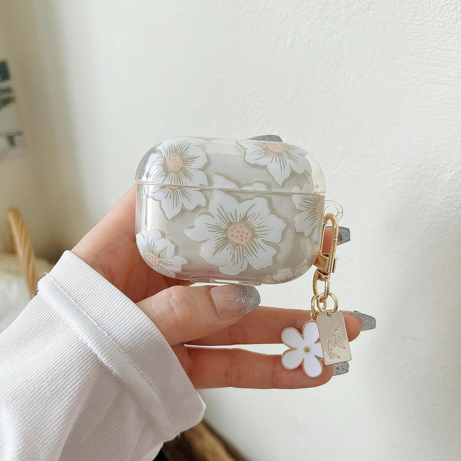 MINSCOSE Funda transparente compatible con AirPods Pro 2, bonito diseño de patrón de flores de dibujos animados con llavero floral, funda protectora