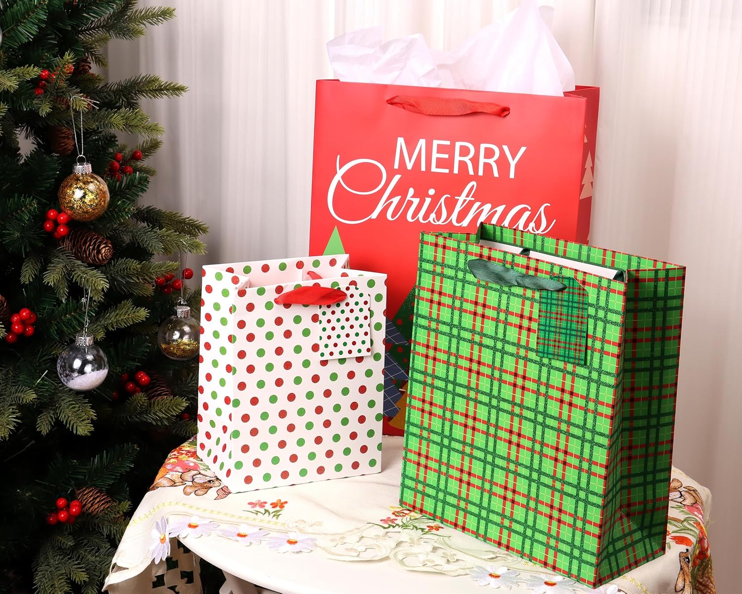 Giiffu Bolsas de regalo brillantes de Navidad, 12 estilos de bolsas de Navidad a granel, bolsas de Navidad con asas, bolsas de regalo reutilizables,