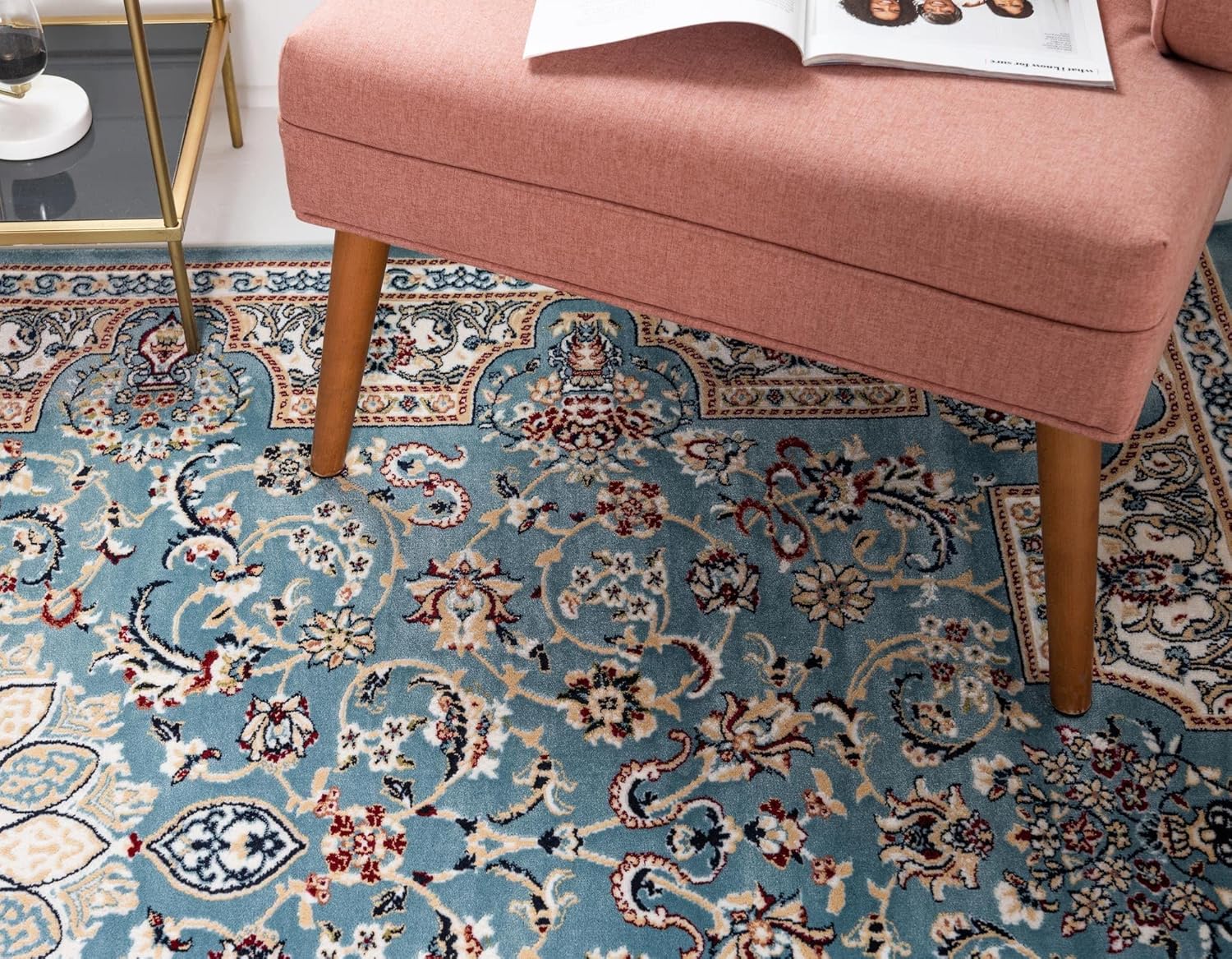 Rugs.com Rabia Collection – Alfombra baja azul de 5 x 8 pies, perfecta para dormitorios, comedores, salas de estar