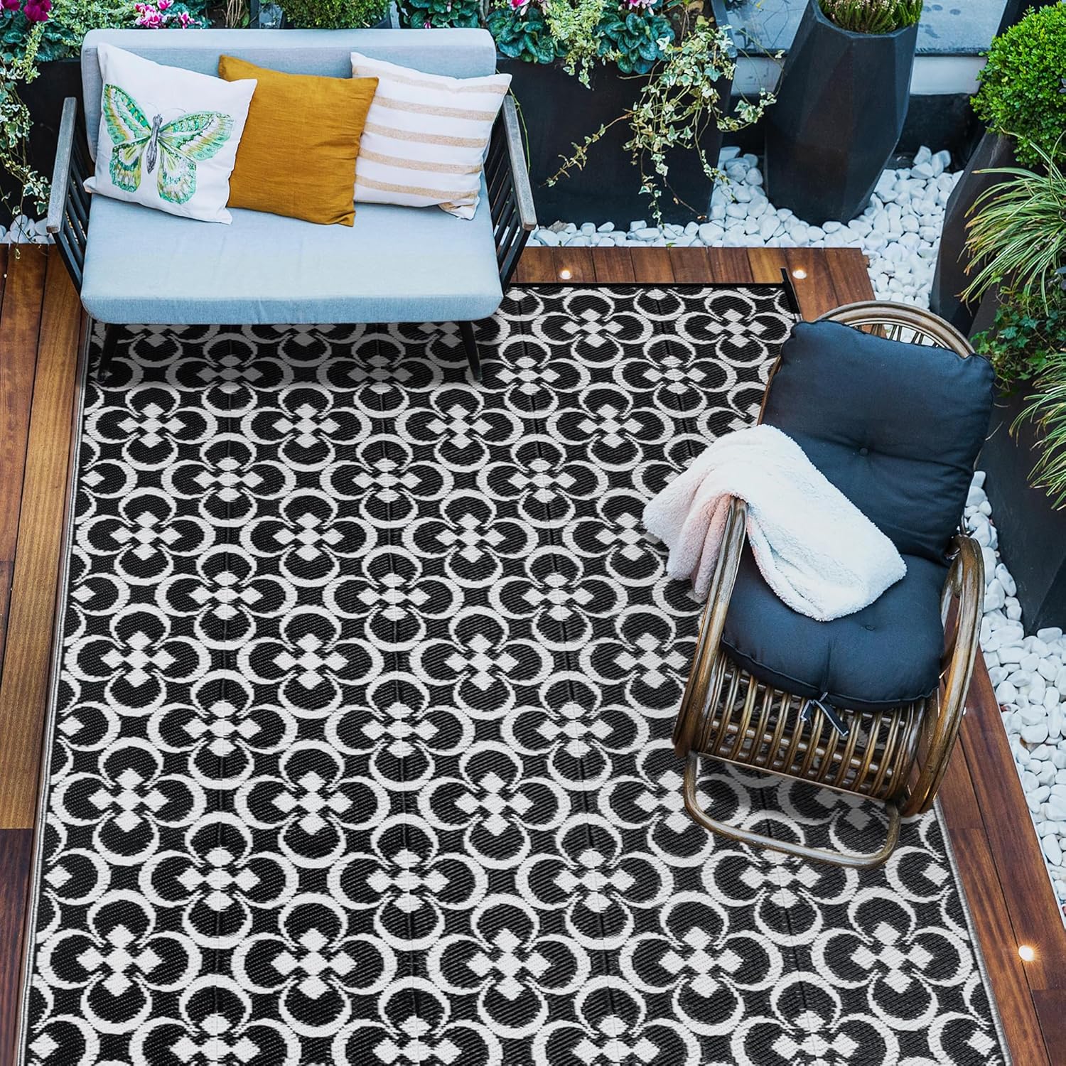 RV Outdoor Rug Waterproof Mat Outdoor Rugs 9’x12′ for Patios Clearance Carpet Outdoor Camping Rugs Large Plastic Straw Rug(9x12ft Clover Black&White)