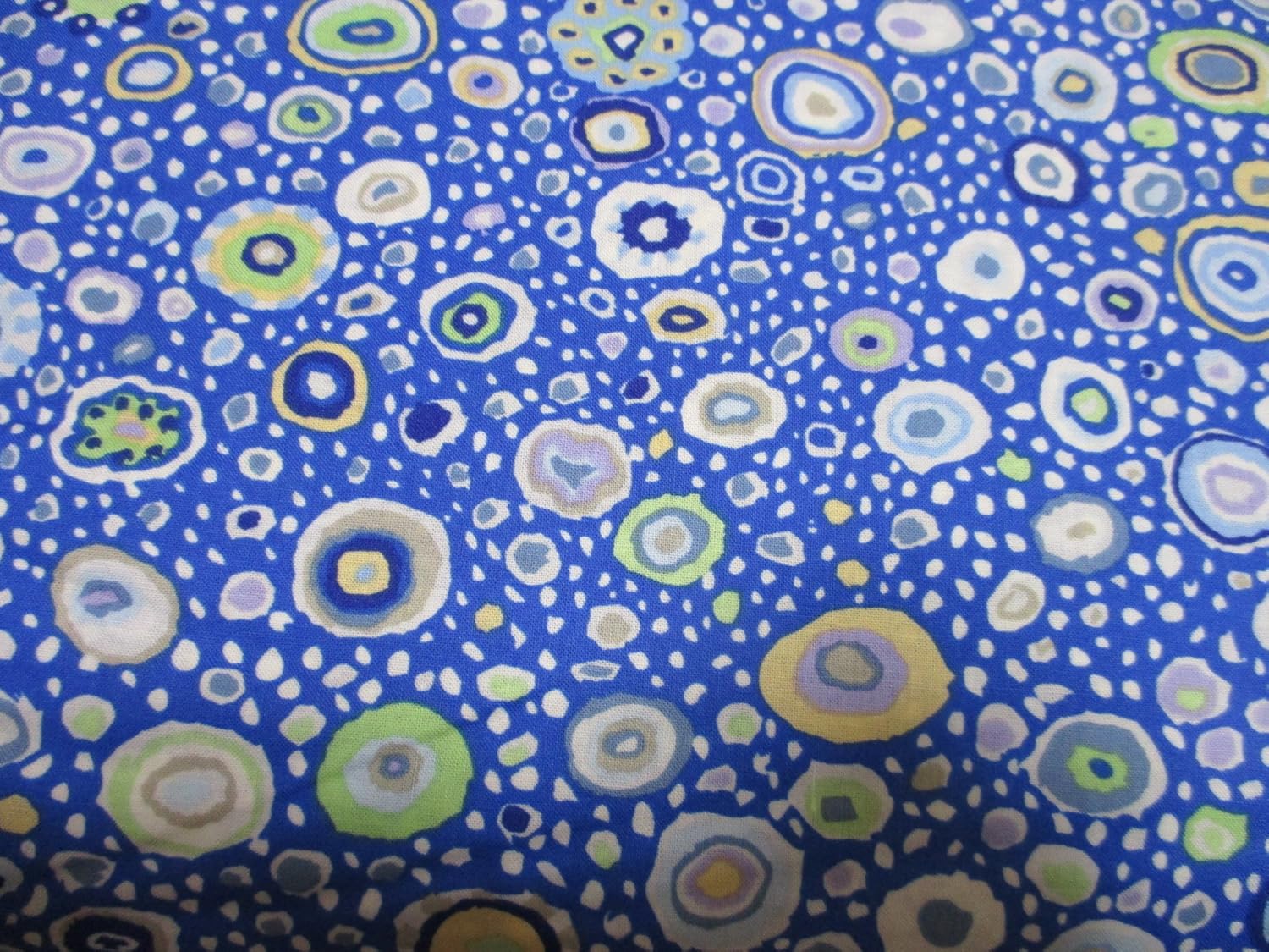 Kaffe fasset colectiva Romano vidrio tela azul por el patio