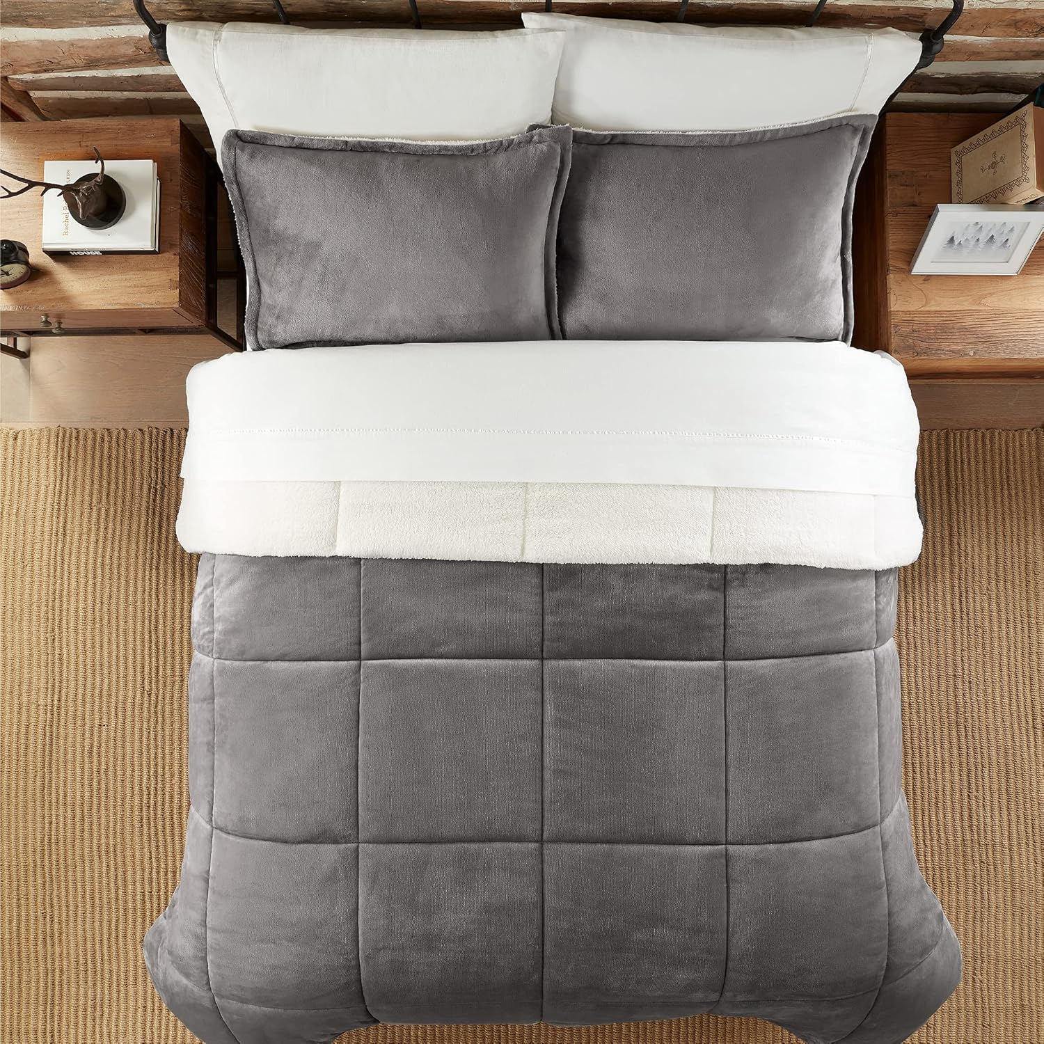 Serta Cozy Plush – Juego de edredón reversible hipoalergénico de 3 piezas, tamaño Queen, color gris