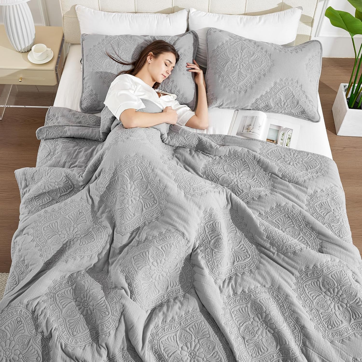Juego de ropa de cama de tamaño King blanco con fundas de almohada, colcha ligera y suave, manta acolchada, funda de edredón fina, para todas las