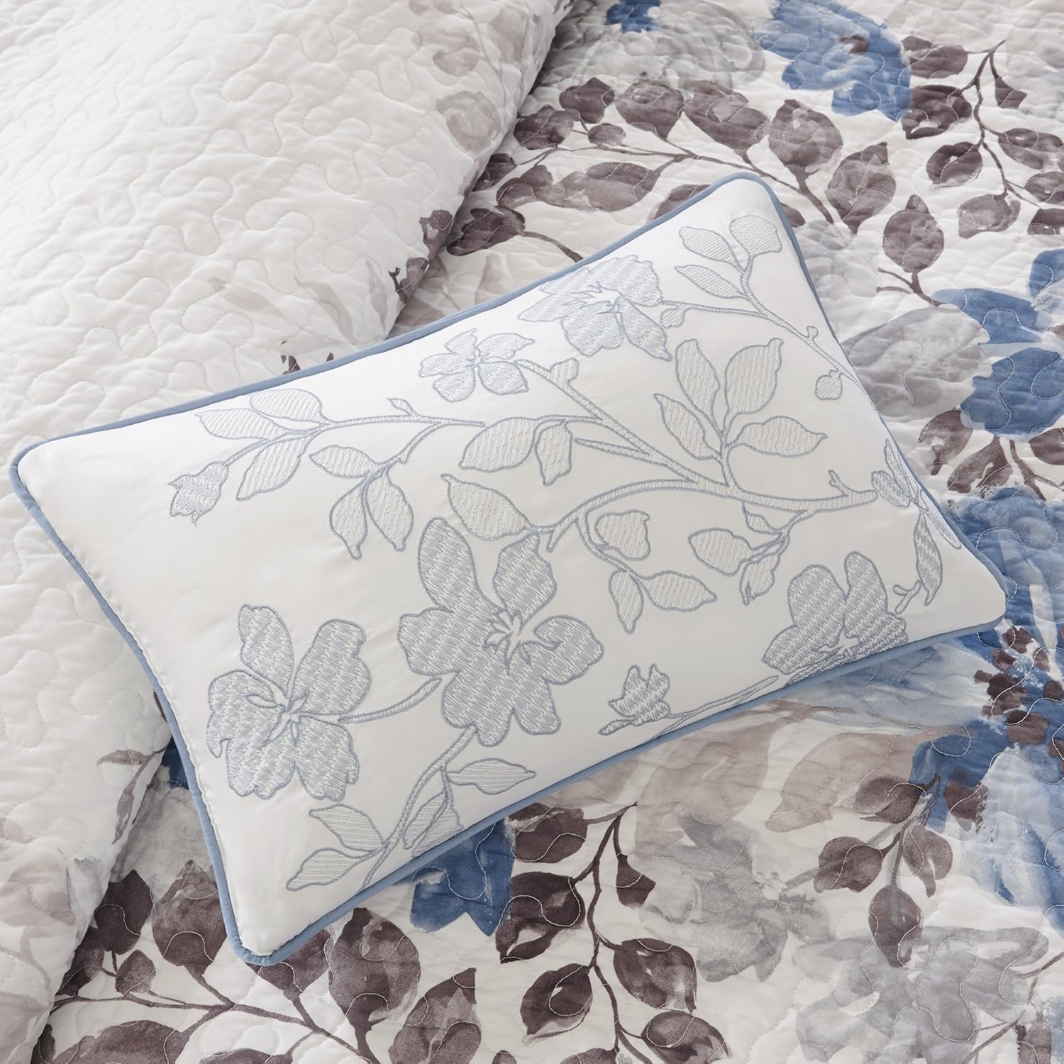 Madison Park Luna – Edredón moderno y clásico, todo el año, juego transpirable y ligero, fundas a juego, almohada decorativa, KingCal King (104 x 94
