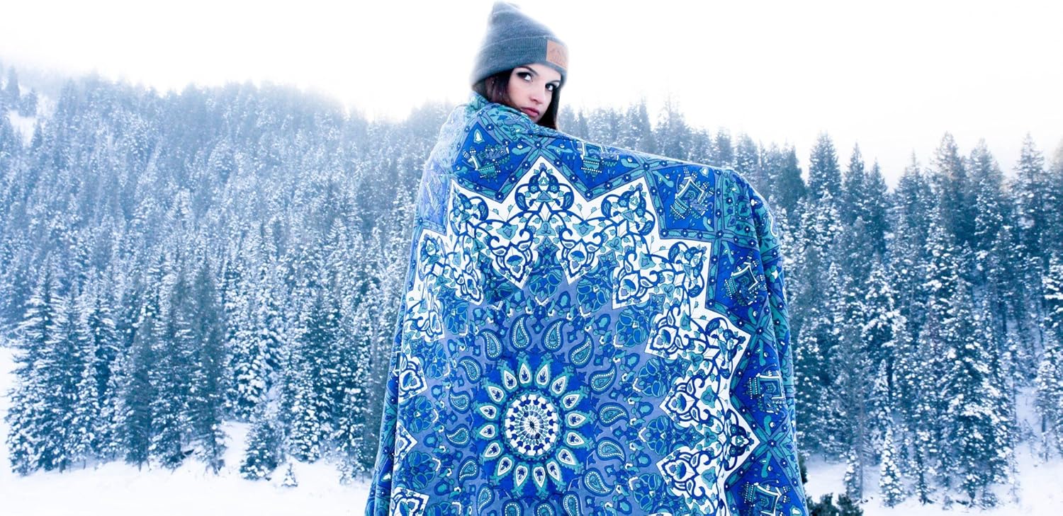 Tapíz para la pared Popular Handicrafts. Mandala hippie en color azul y purpura. Camino de mesa, cubre cama. Arte de la India. Arte bohemio, de