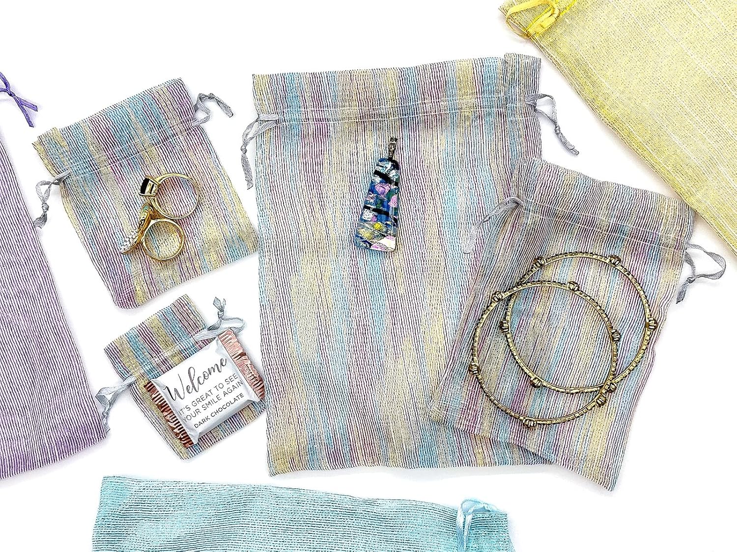 TheDisplayGuys – Paquete de 24 bolsas de regalo de organza de tejido a rayas con cordones, tamaño mediano de 5 x 6 pulgadas, iridiscente, para
