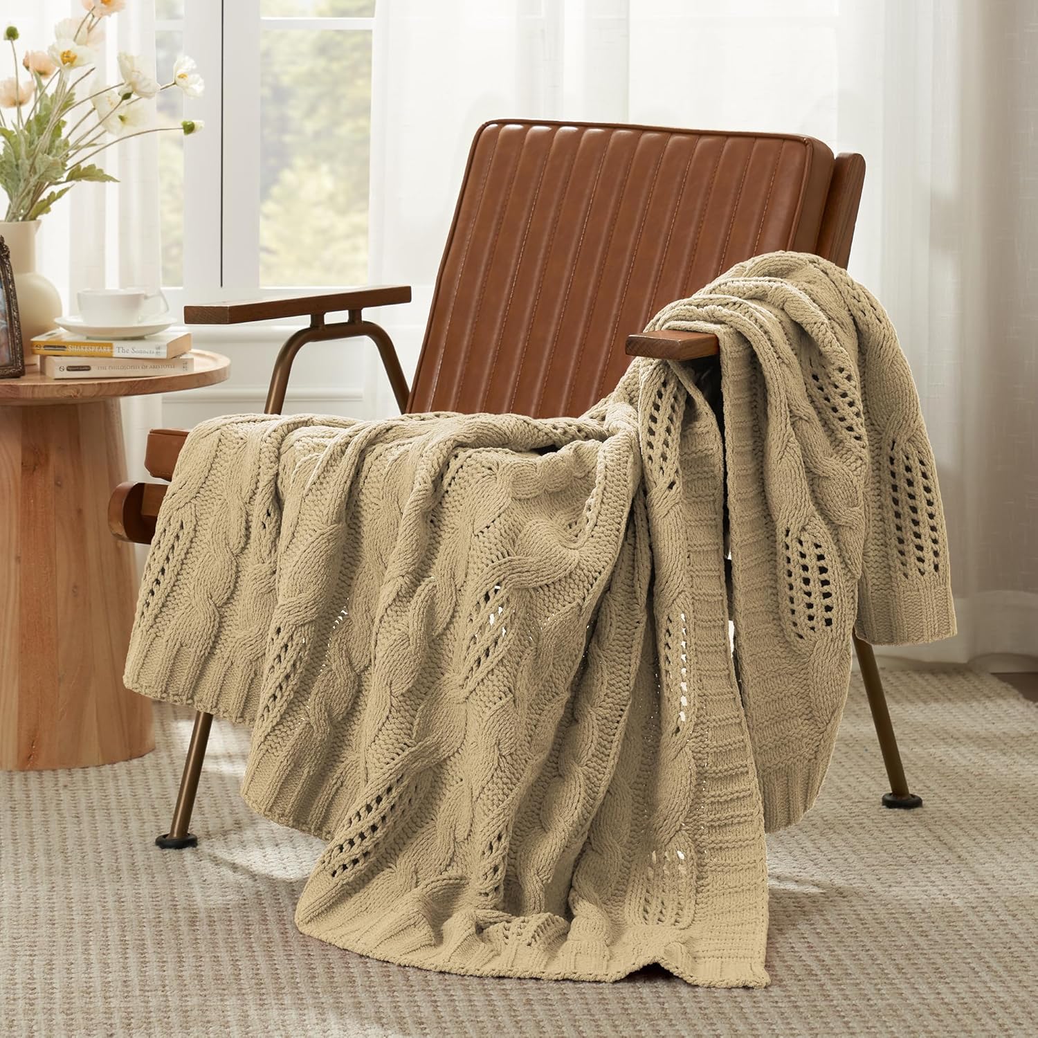 Amélie Home Manta de felpilla de punto grueso, transpirable, de punto trenzado, para sofá, silla, cama, color beige, 50 x 60 pulgadas