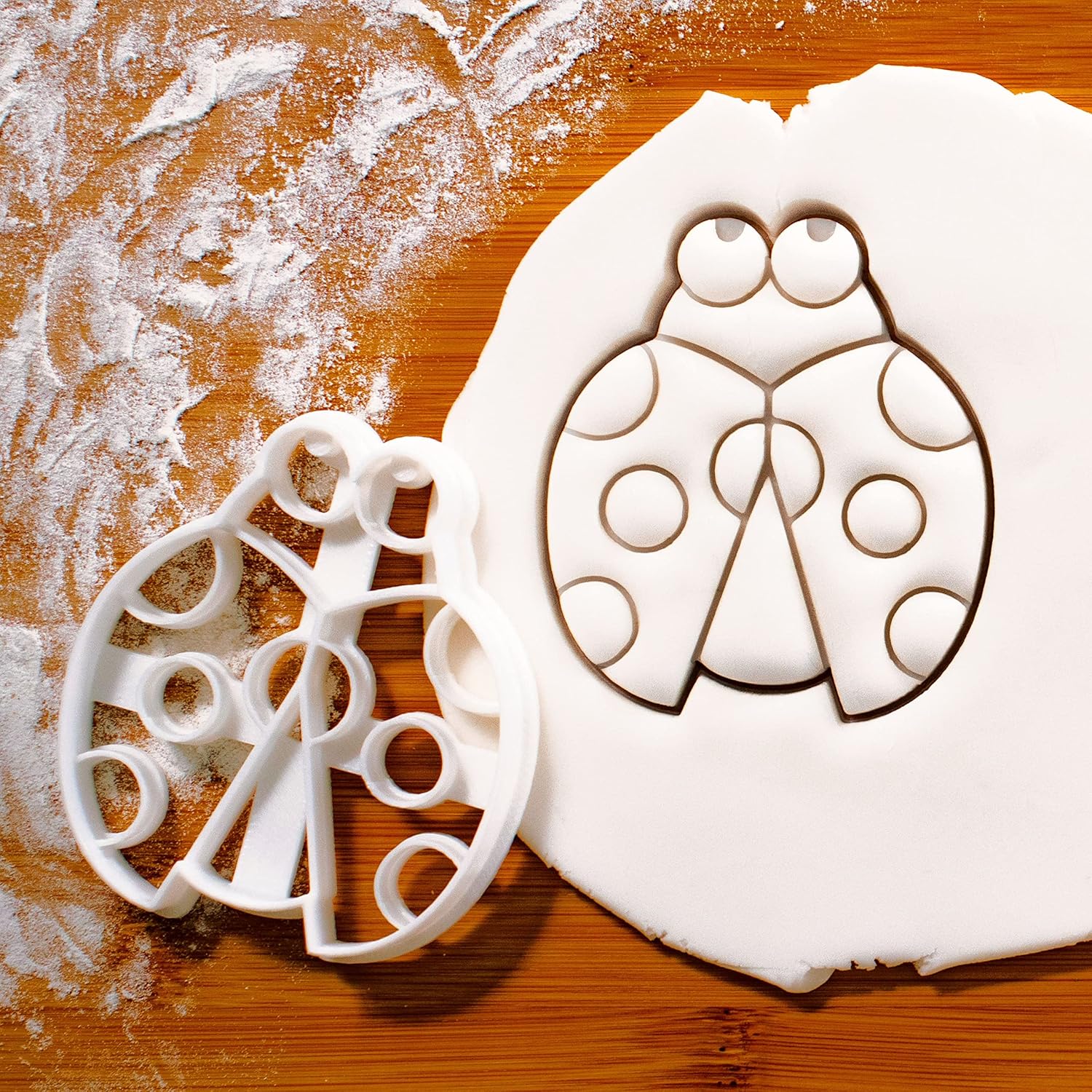 Juego de 3 cortadores de galletas de insectos (diseños mariquita, libélula y mariposa), 3 piezas – Bakerlogy