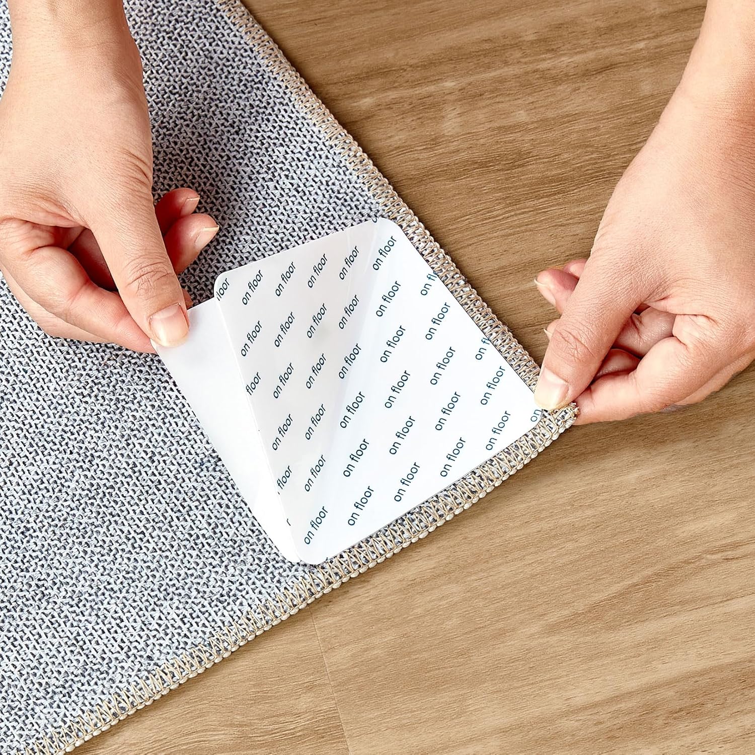 kakania Cinta adhesiva para alfombras para suelos de madera dura, 12 unidades antideslizantes para alfombras de suelo de madera, calcomanías para