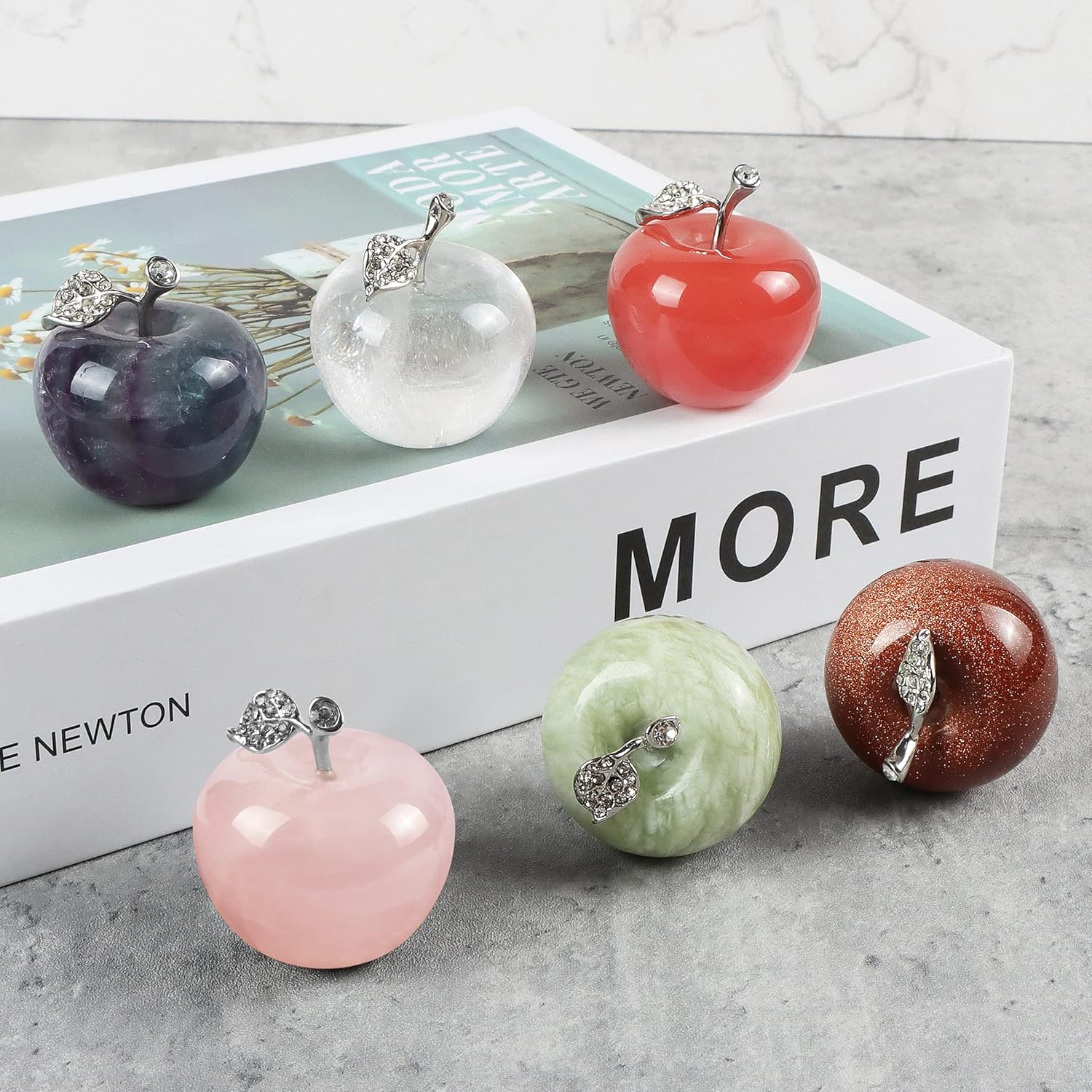 Artistone Pisapapeles de cristal de manzana, decoración artesanal de ojo de tigre, piedra curativa natural, figuras coleccionables de manzana para