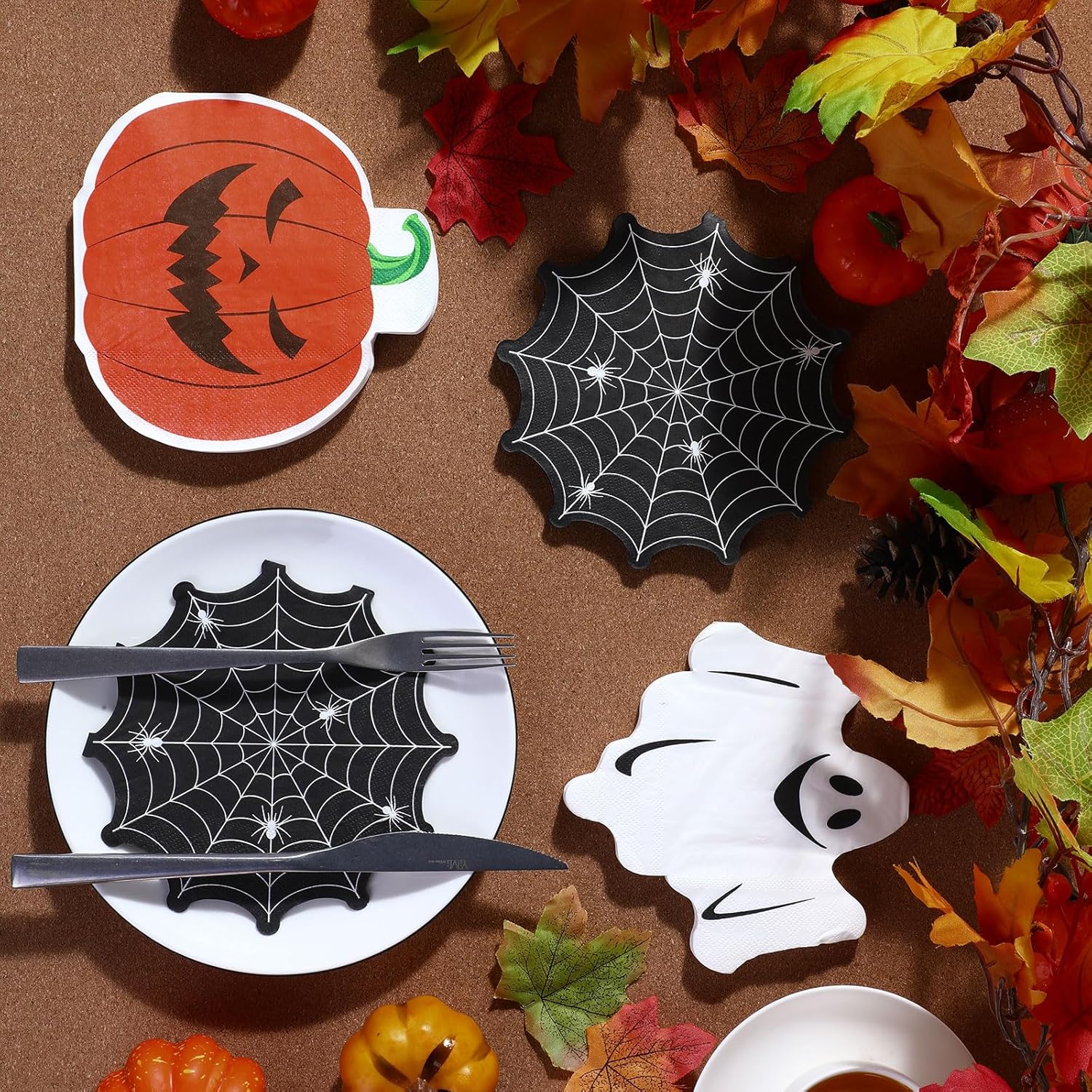 Honoson 120 servilletas de fiesta de Halloween de 13 x 13 pulgadas, servilletas de papel de fantasma blanco de 3 capas de calabaza de Halloween,