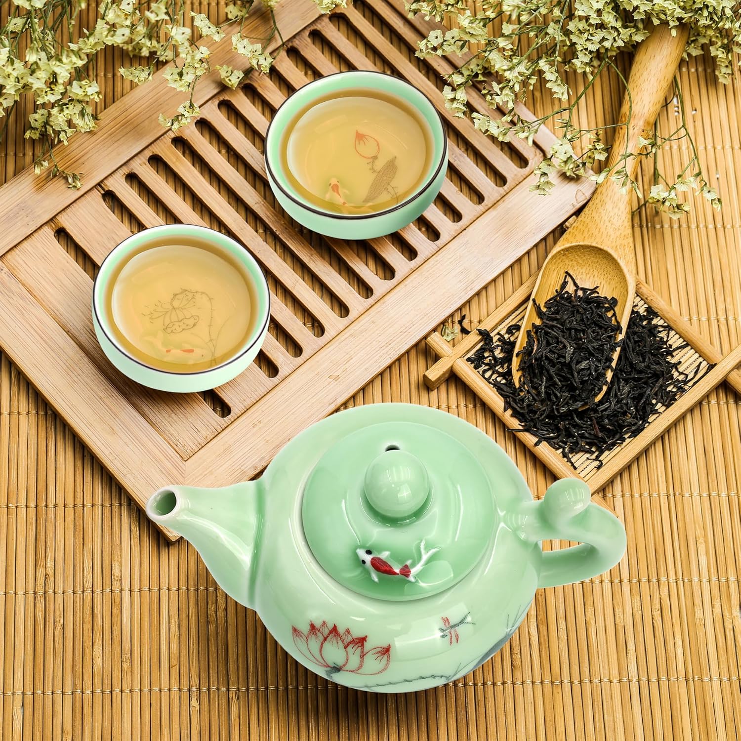 HOTUMN Teteras para té suelto de cerámica con tapa (patrón de loto y pescado) Tetera china hecha a mano, regalo para familiares y amigos (6.8 onzas)