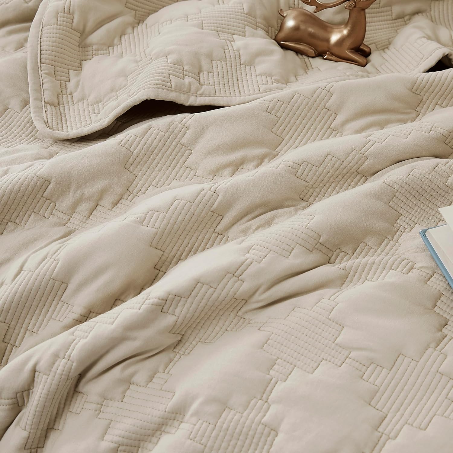 Juego de edredón beige tamaño Queen con funda de almohada, colcha ligera de microfibra ultrasuave marfil para todas las estaciones, 3 piezas, 90 x