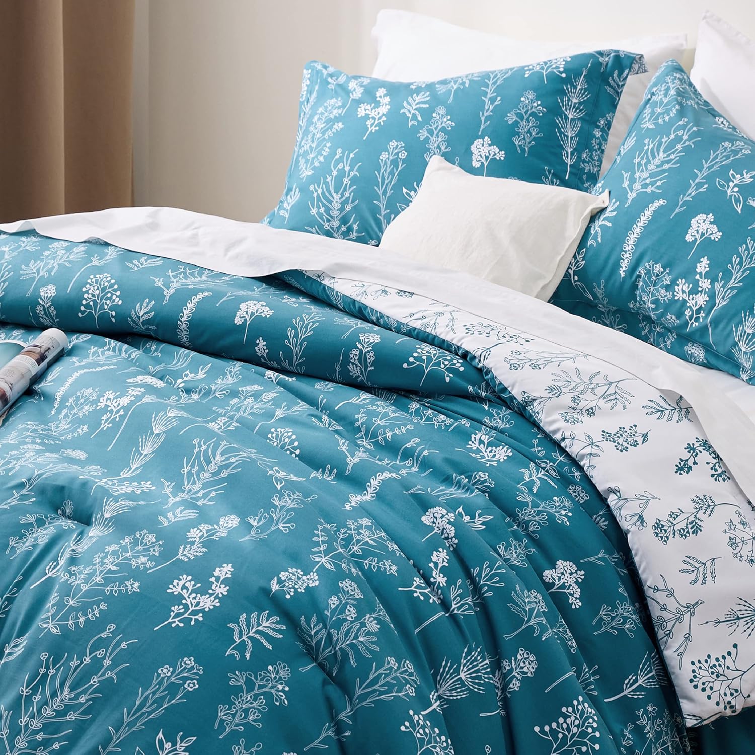 Bedsure Juego de edredón King  Edredón azul turquesa, bonitos juegos de edredón floral, 3 piezas, 1 edredón reversible suave con flores botánicas y