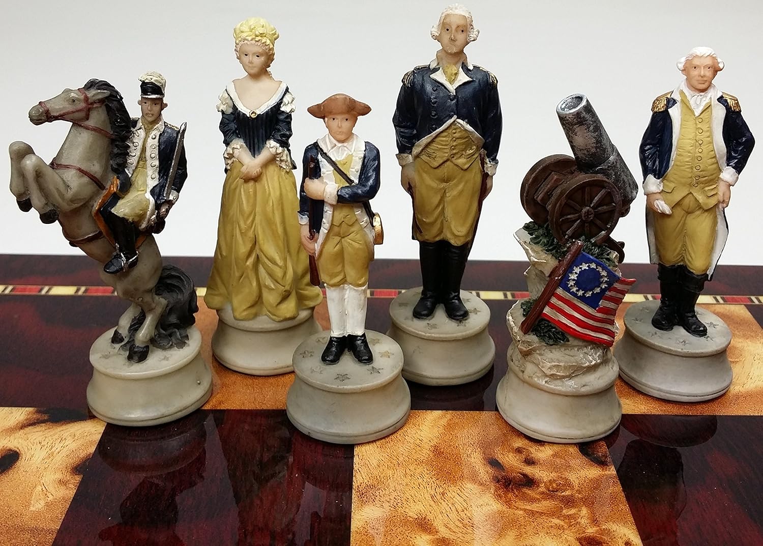 Juego de ajedrez de guerra de independencia revolucionaria americana con tablero de color cereza y Burlwood de 18 pulgadas