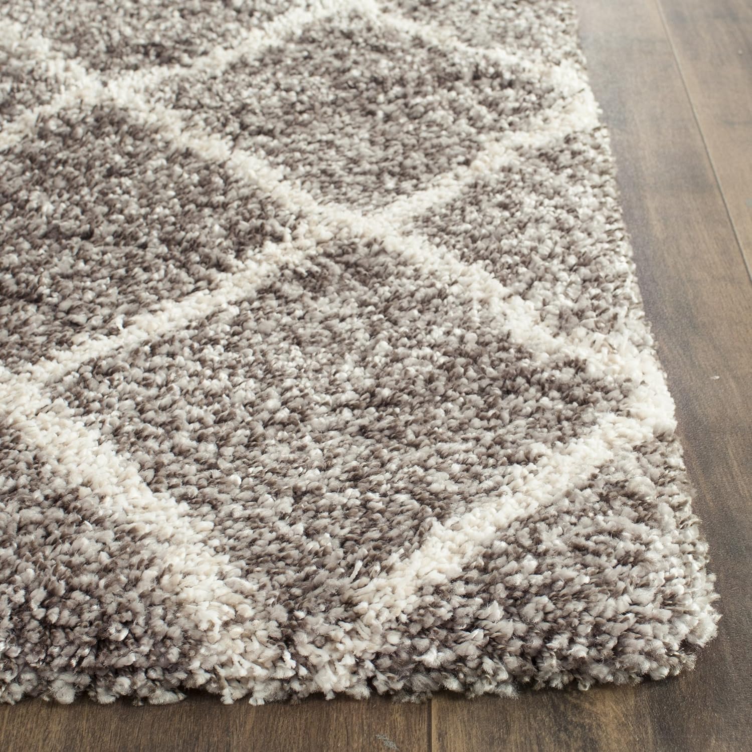 SAFAVIEH Colección Hudson Shag -Alfombra de pasillo, 2 pies 3 pulgadas x 14 pies, gris y marfil, diseño moderno de enrejado, no desprende pelusa y
