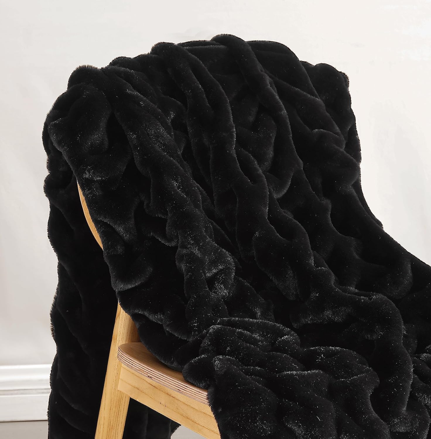 Casual Chic Lapin – Manta de piel sintética ultra fina, lujosa, elegante, suave y acogedora manta de microfibra de 11.51 ozm para sofá y cama, 50 x