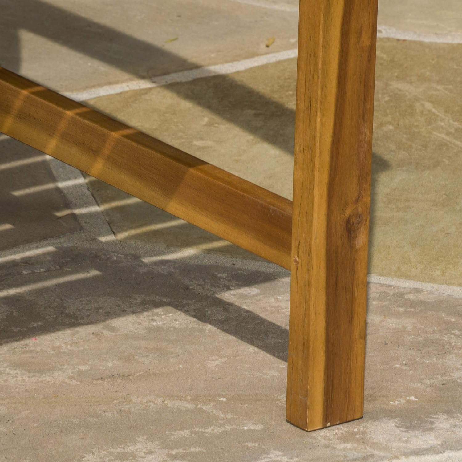 Tamika – Banca de madera de acacia para exterior.