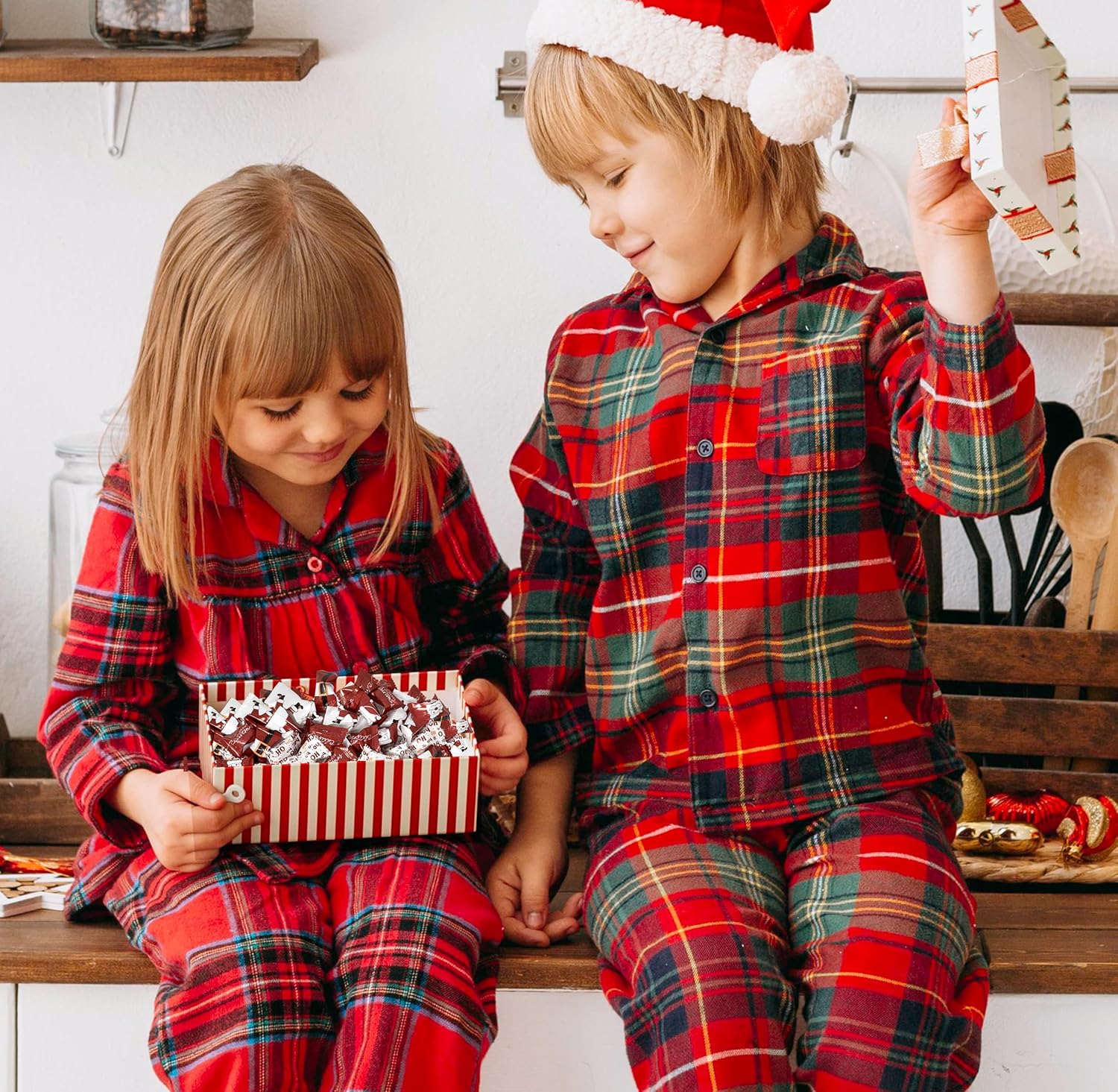 Gift Boutique Bolsas de dulces de menta y mantequilla de Navidad, 100 unidades envueltas individualmente, bolsas de 13 onzas, golosinas de dulces,