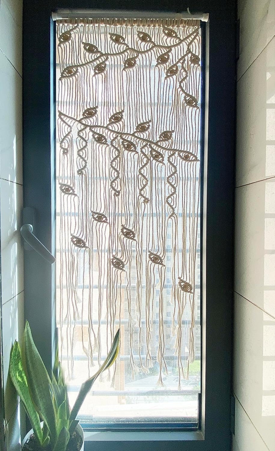 Winterdemoon Cortina de macramé para colgar en la pared, decoración bohemia con cuentas, decoración de pared de macramé, decoración de pared de