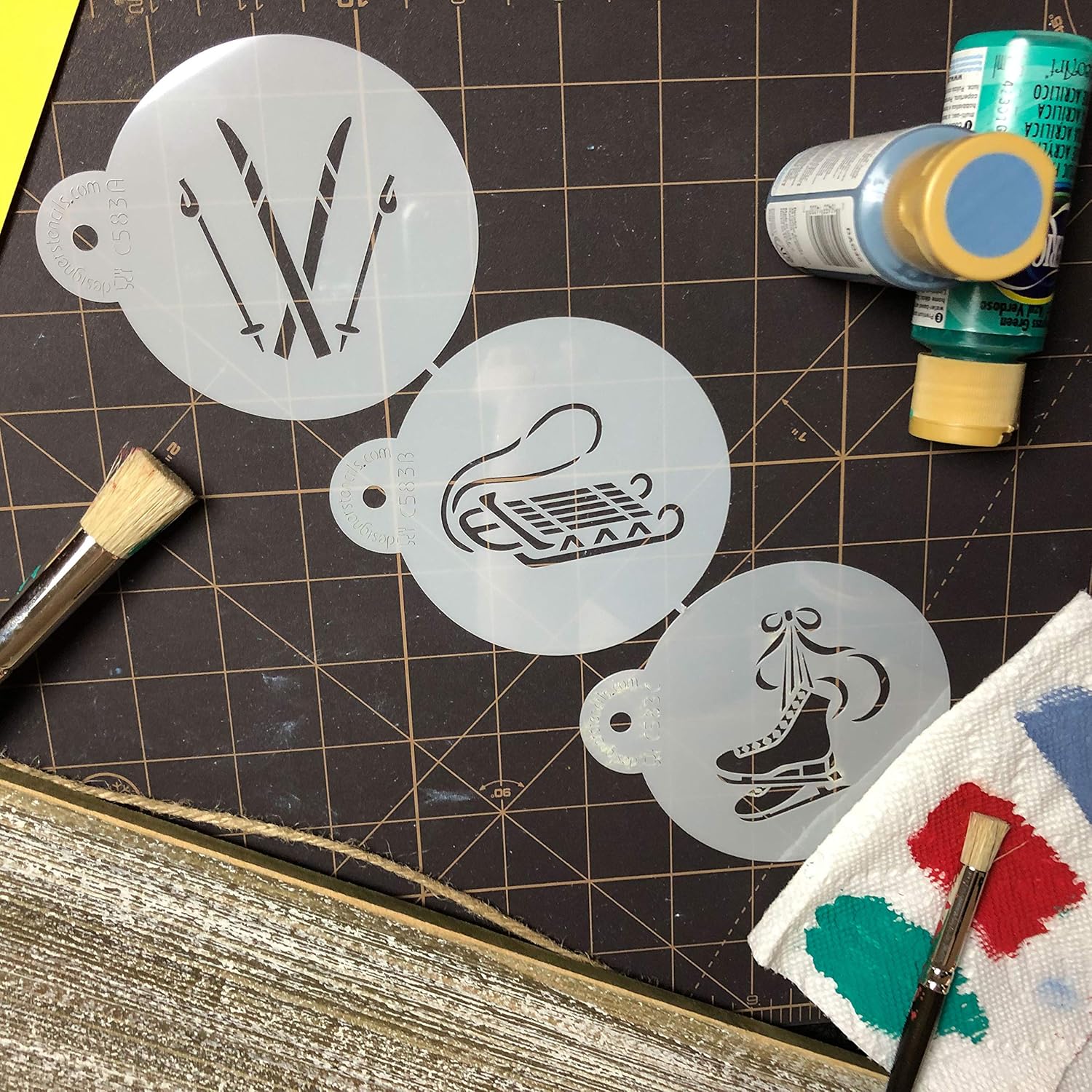 Designer Stencils Plantillas de galletas deportivas de invierno, (trineo, patines de hielo y esquís), beigesemitransparente