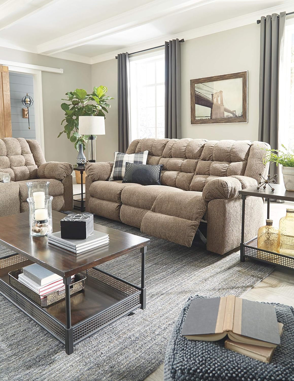 Signature Design by Ashley Workhorse – Sofá reclinable manual de gran tamaño, color marrón claro