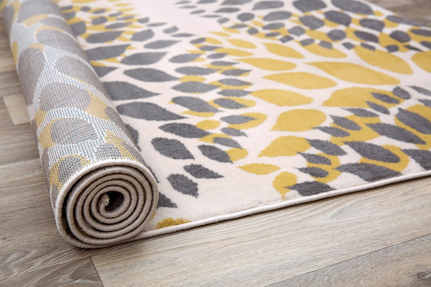 Tapete de diseño floral moderno, Polipropileno, Amarillo, 5′ x 7′