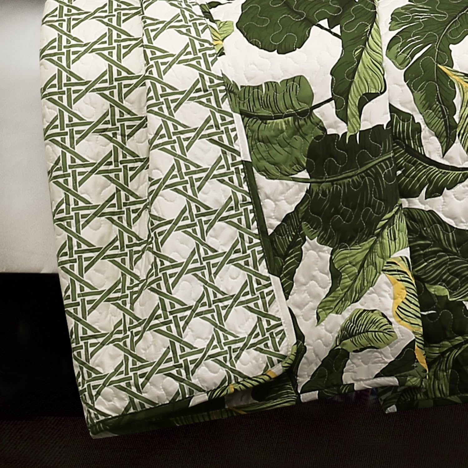 Lush Decor Juego de ropa de cama reversible de 5 piezas con diseño de paraíso tropical verde y hojas de palmera